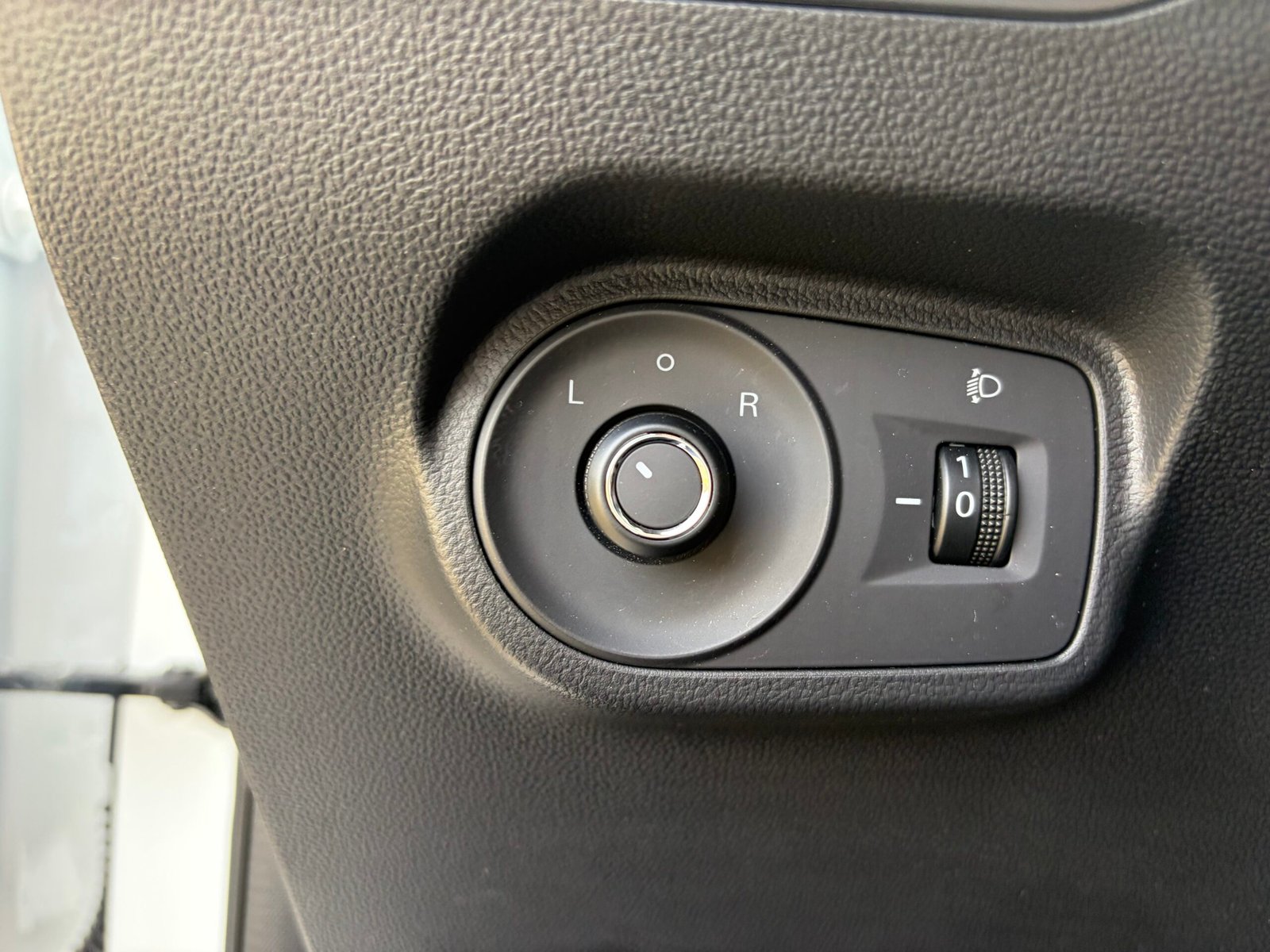 MG MG4 EV STANDARD RANGE 170ch boîte automatique