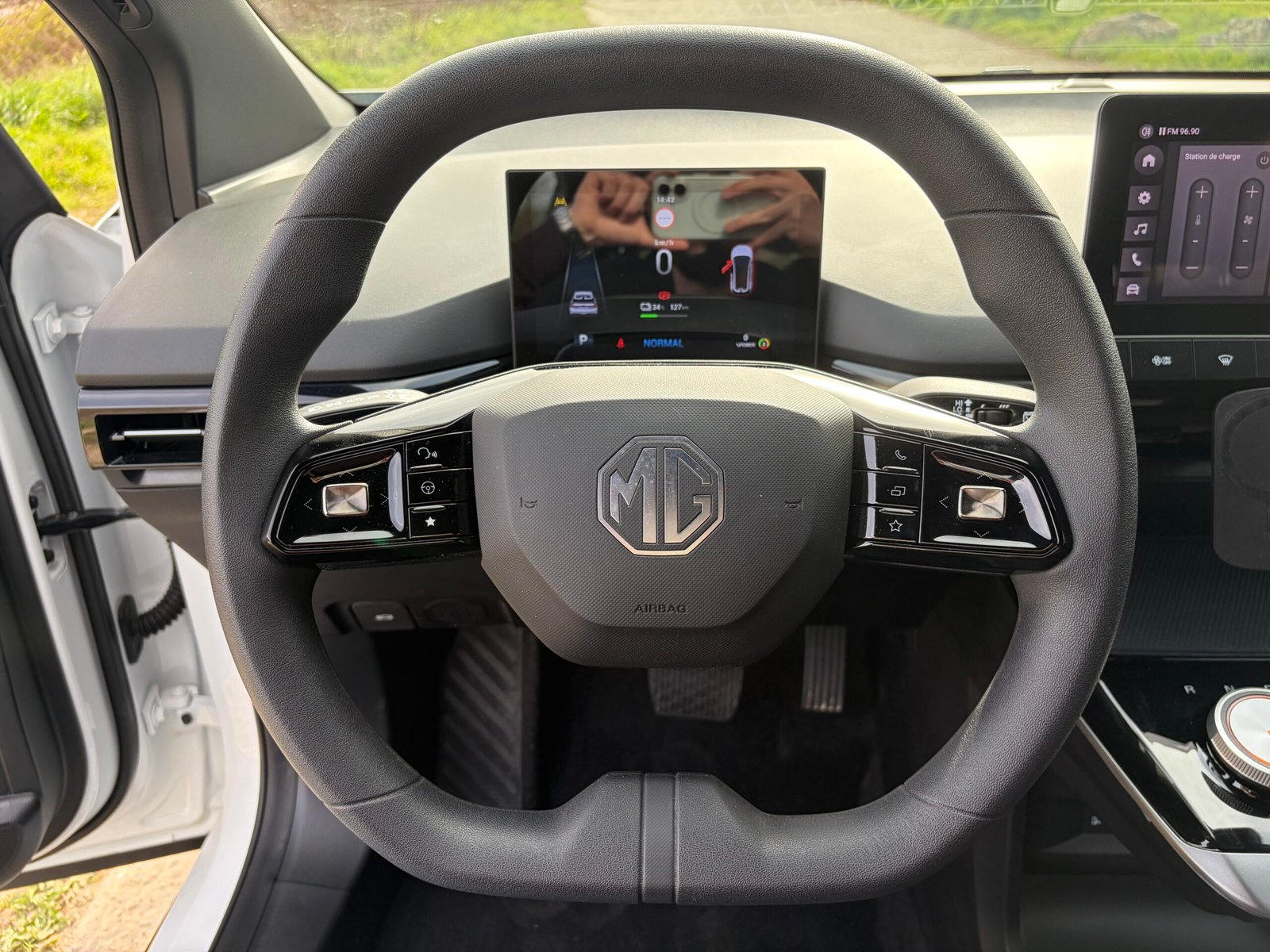 MG MG4 EV STANDARD RANGE 170ch boîte automatique
