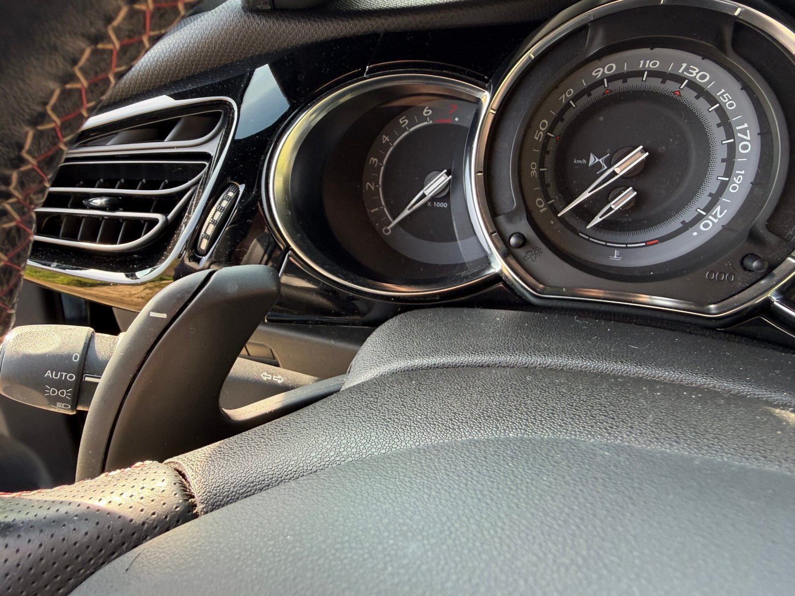 DS DS3 PPERFORMANCE LINE 110 ch essence boîte automatique