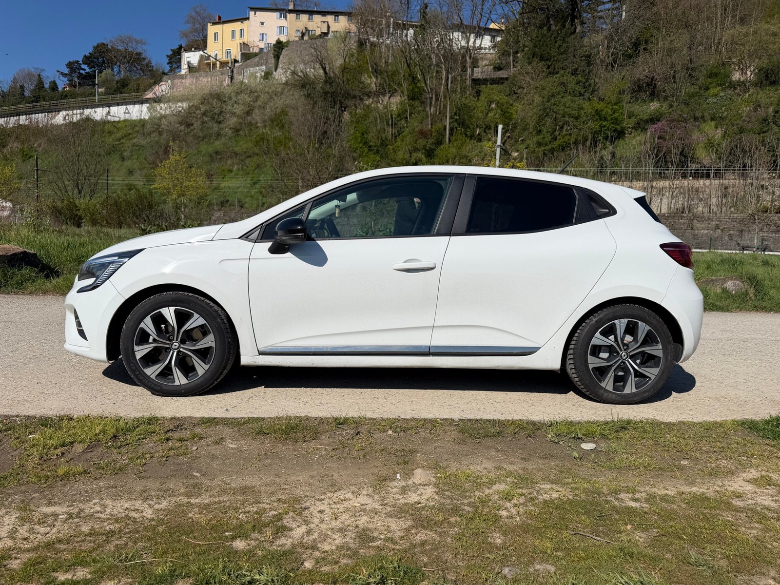 RENAULT Clio V Hybride 140ch automatique