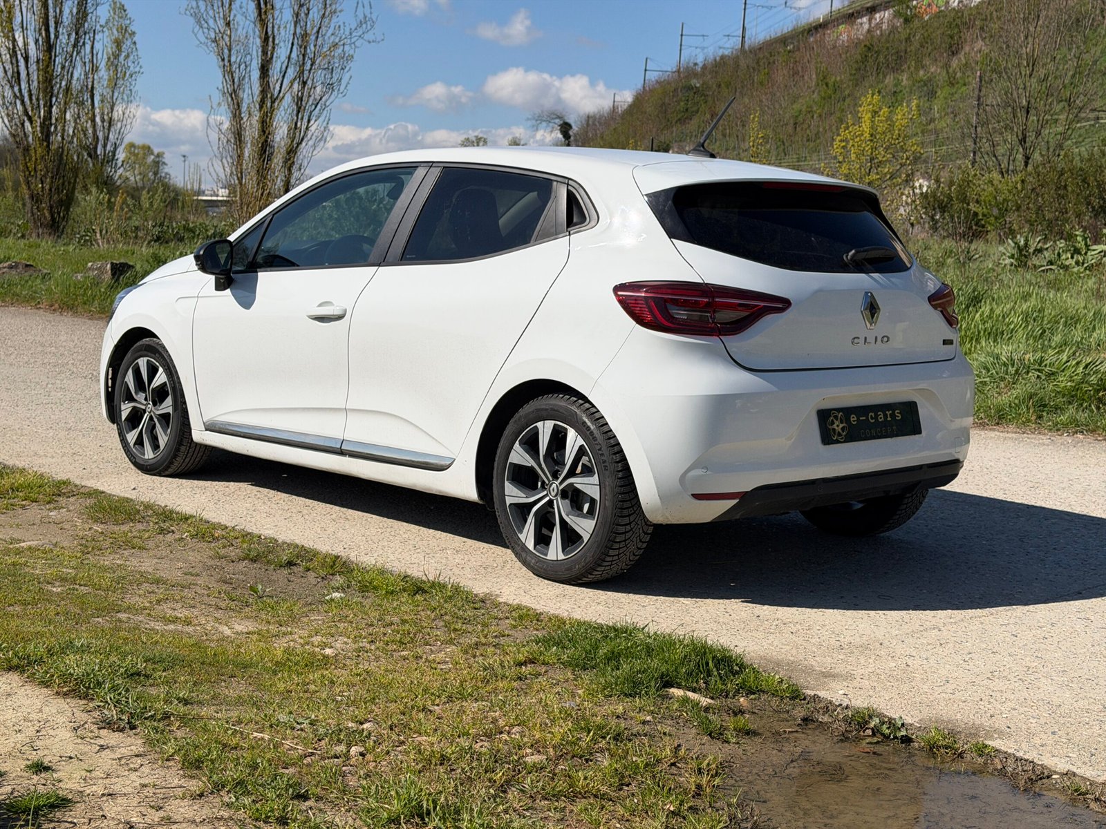 RENAULT Clio V Hybride 140ch automatique