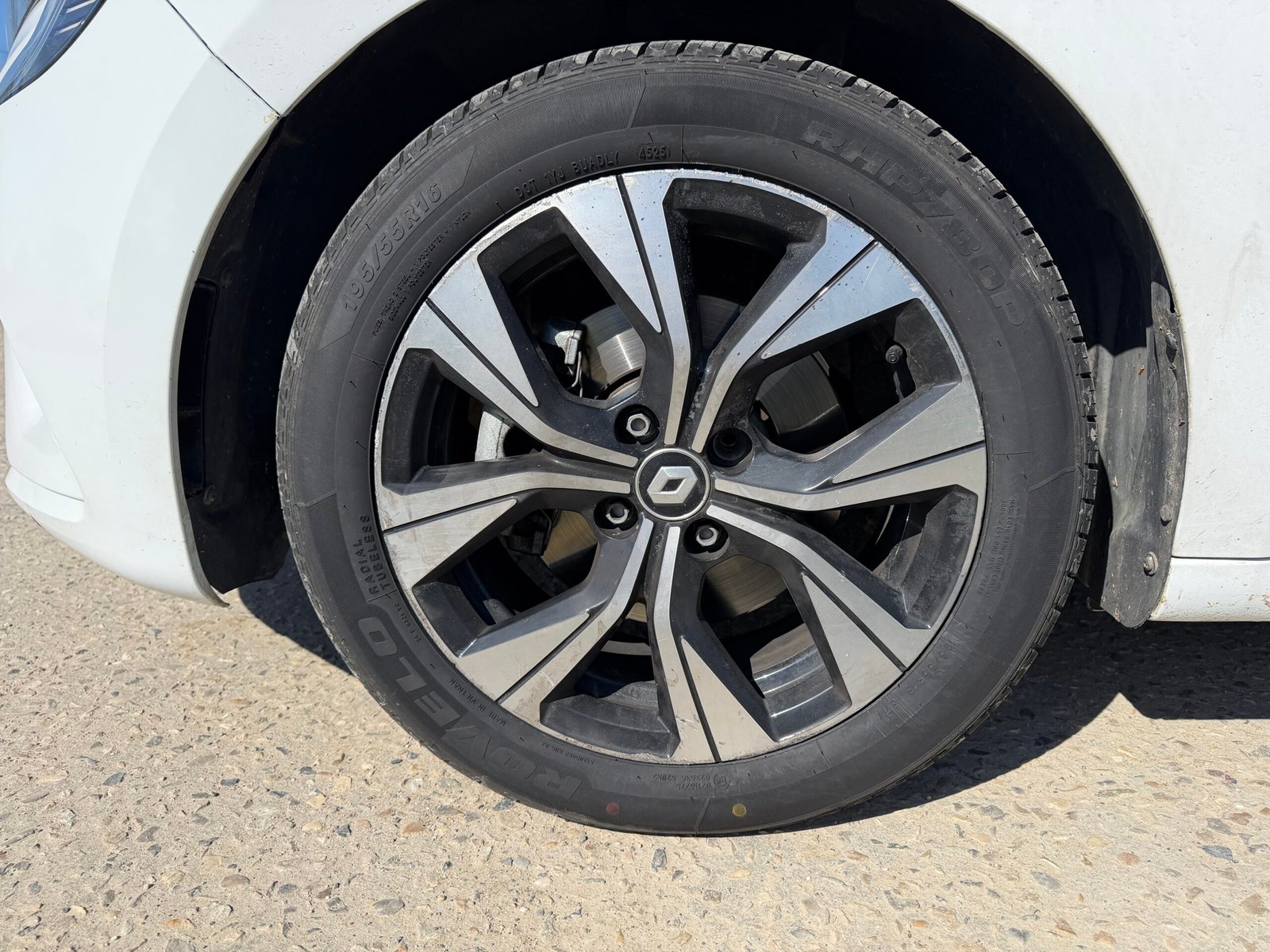 RENAULT Clio V Hybride 140ch automatique