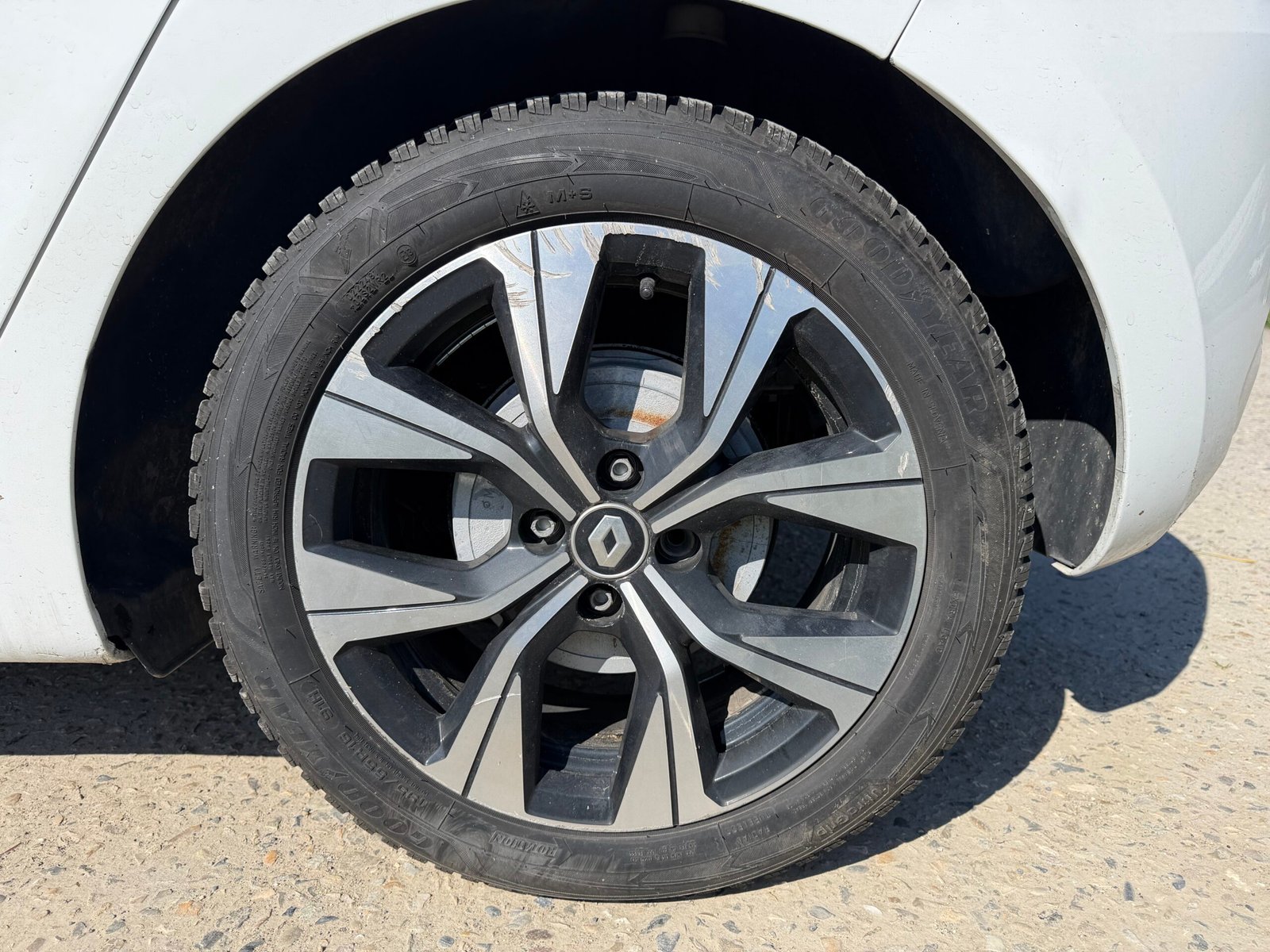 RENAULT Clio V Hybride 140ch automatique