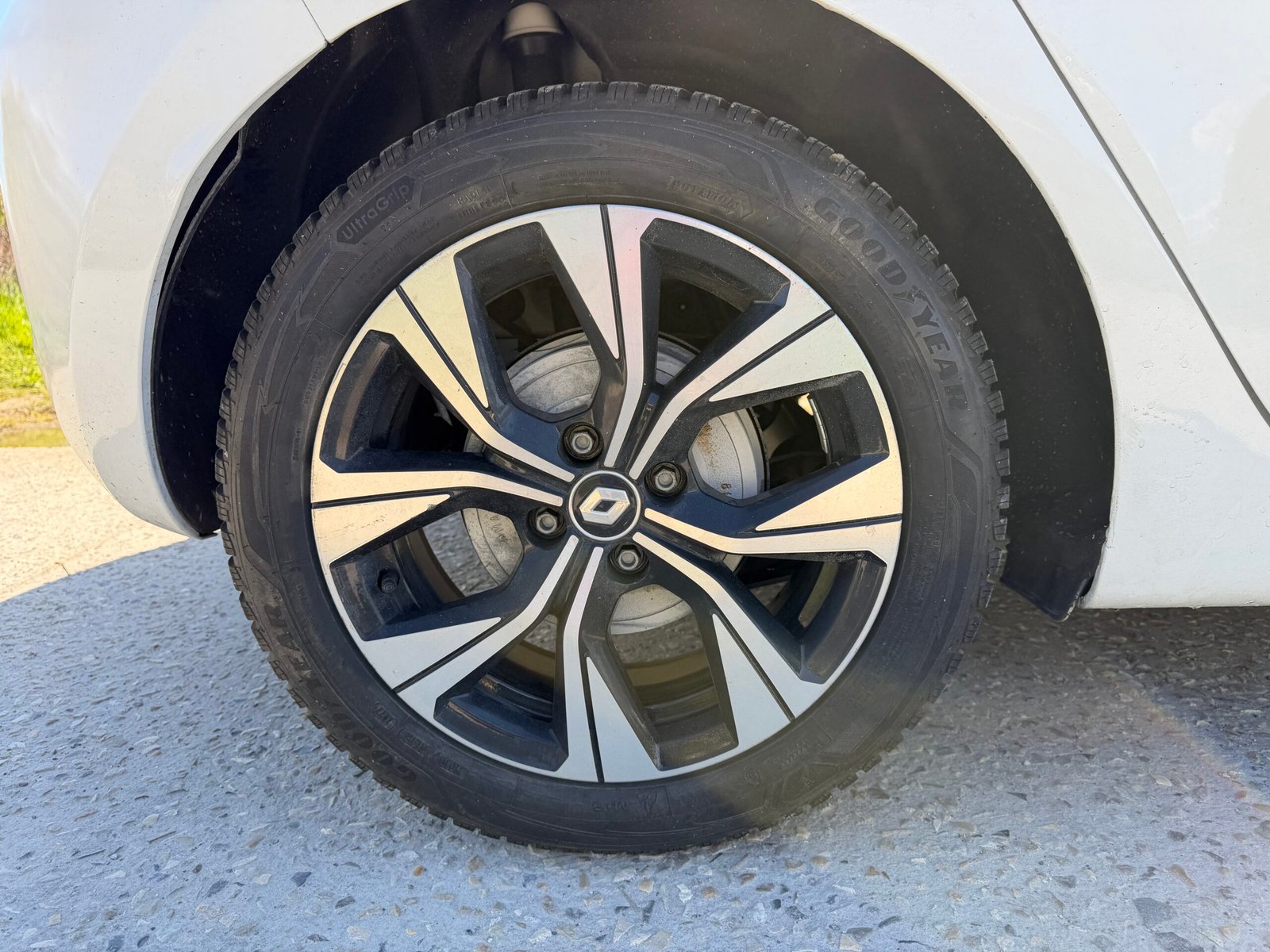 RENAULT Clio V Hybride 140ch automatique