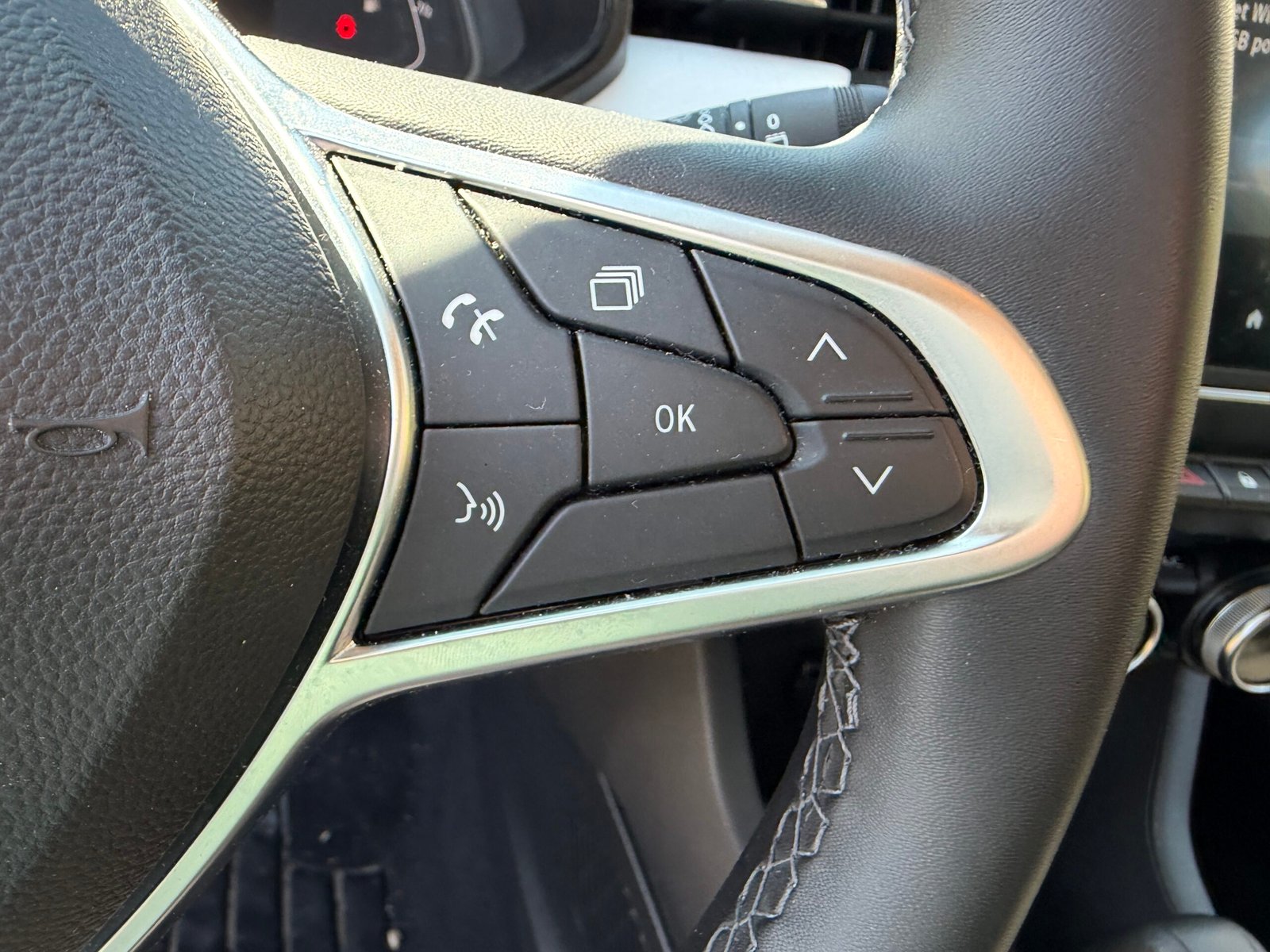 RENAULT Clio V Hybride 140ch automatique