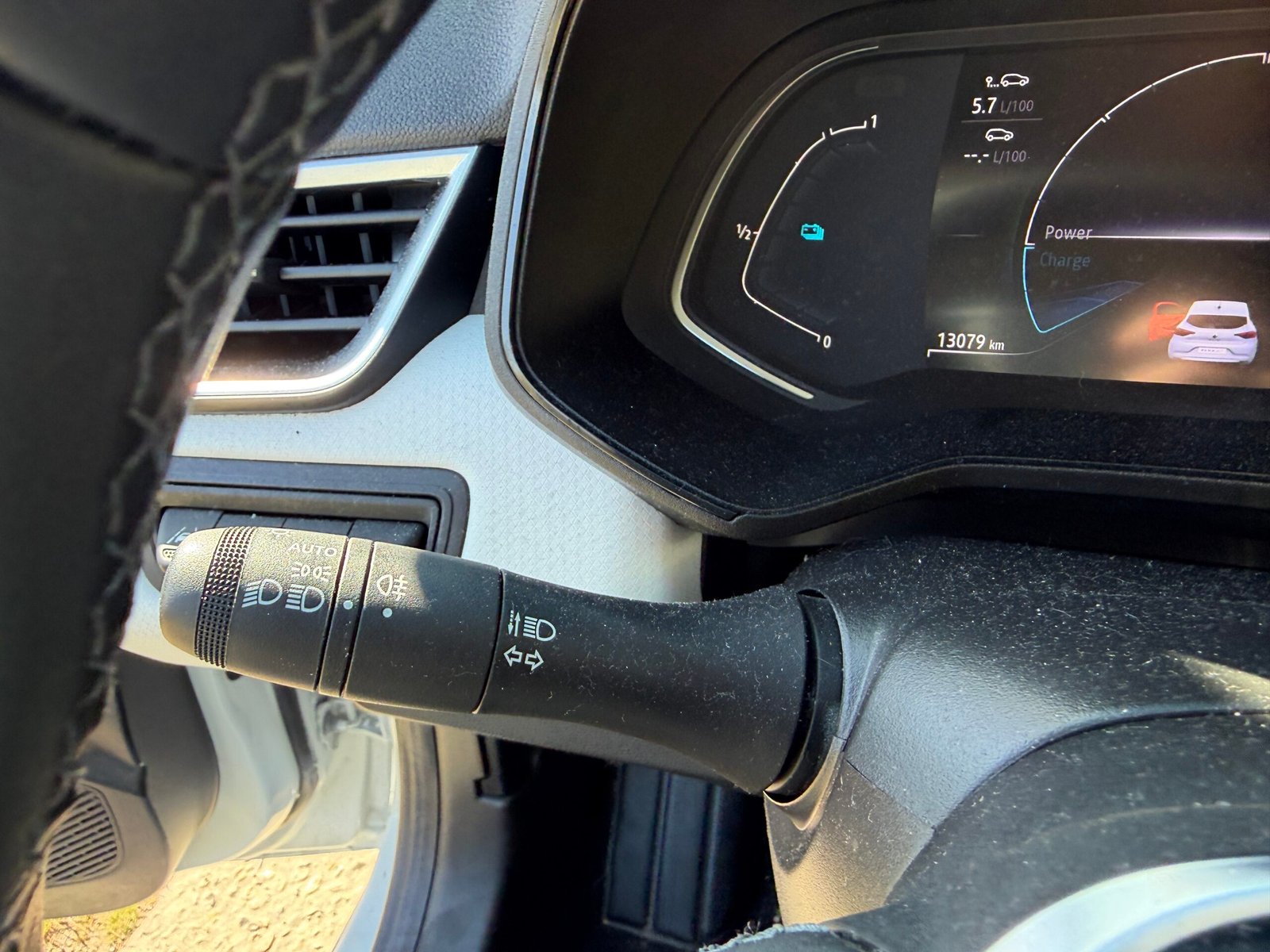 RENAULT Clio V Hybride 140ch automatique