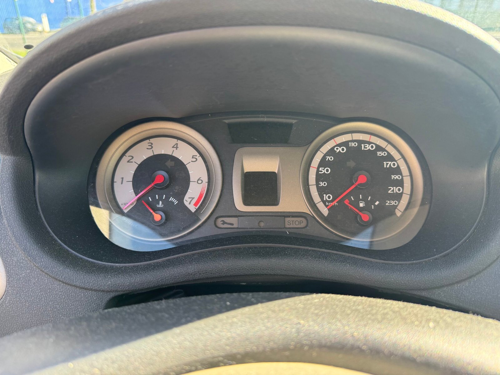 Renault Clio III 5 Portes 1.6 i 111CH