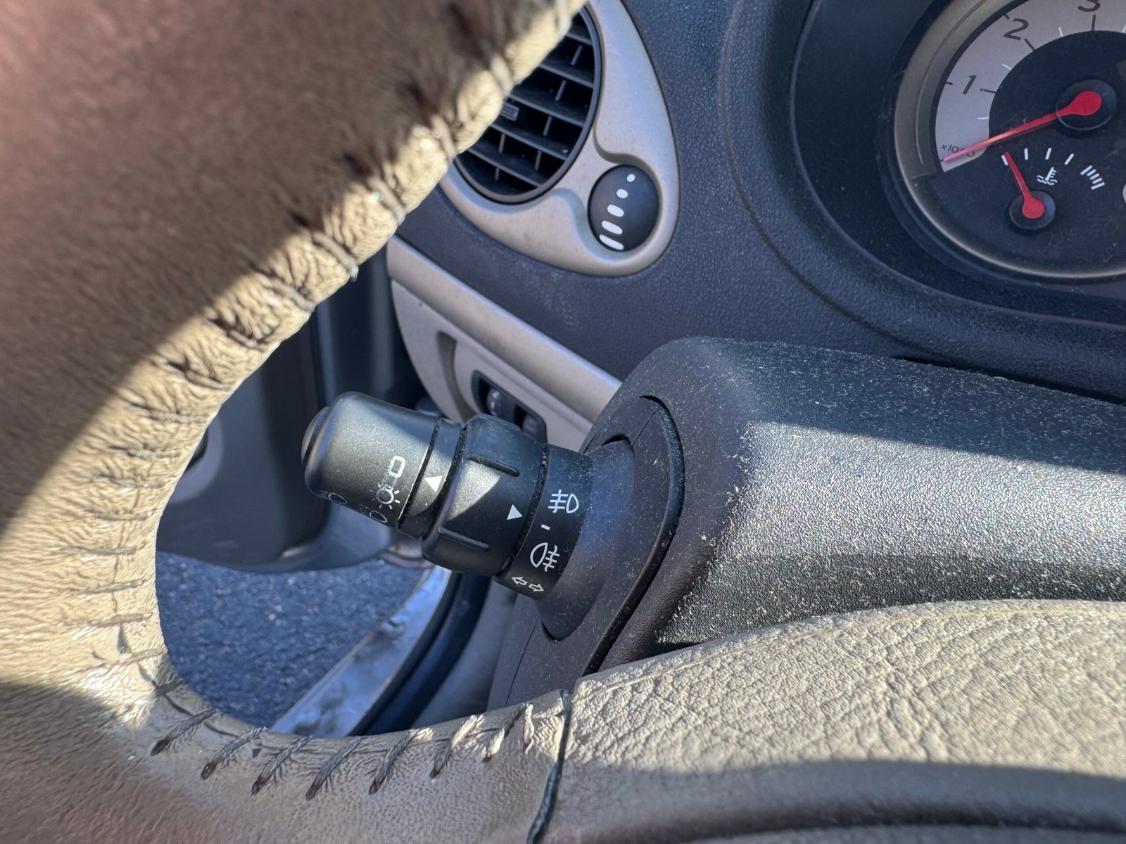 Renault Clio III 5 Portes 1.6 i 111CH