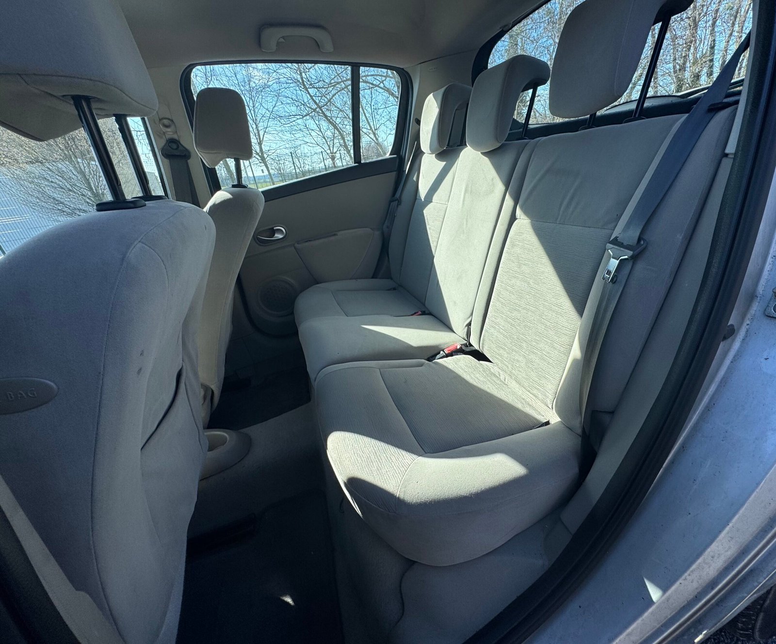 Renault Clio III 5 Portes 1.6 i 111CH