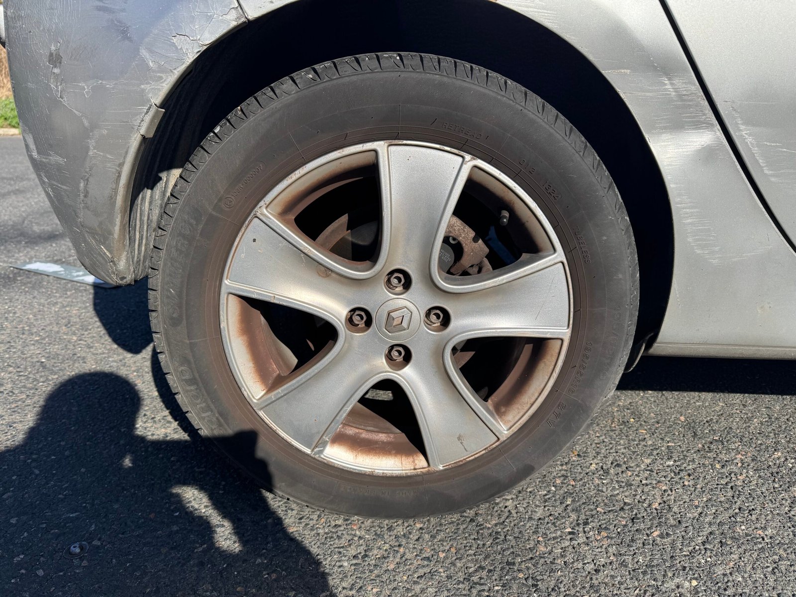 Renault Clio III 5 Portes 1.6 i 111CH