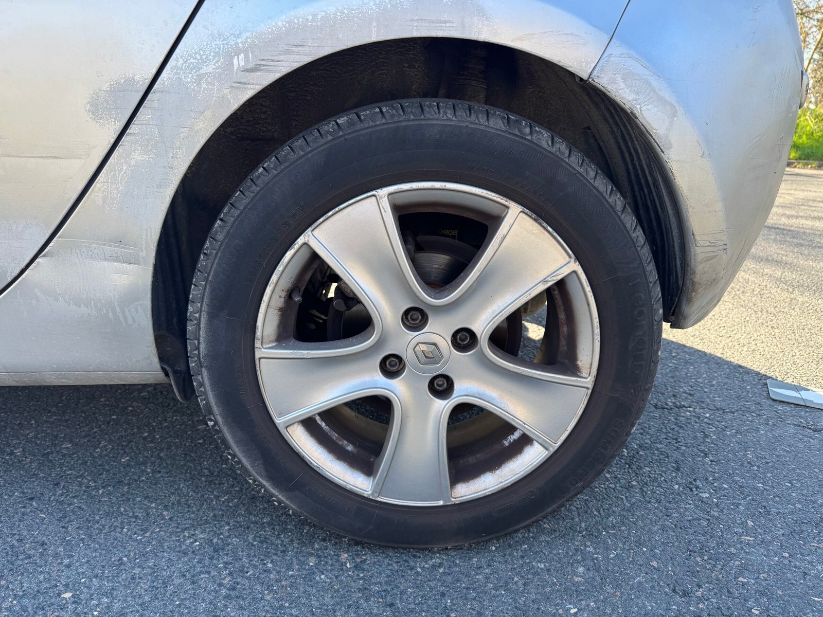 Renault Clio III 5 Portes 1.6 i 111CH