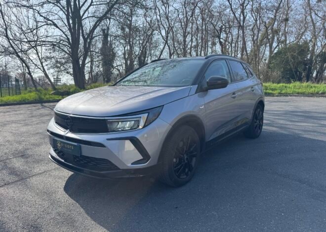 OPEL Grandland (Phase 2) 1.6 i PHEV EAT8 S&S 225 ch « GS Line »
