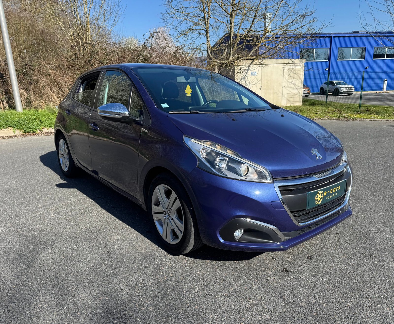 Peugeot 208 I Phase 2 1.2 VTi 82CH « STYLE »