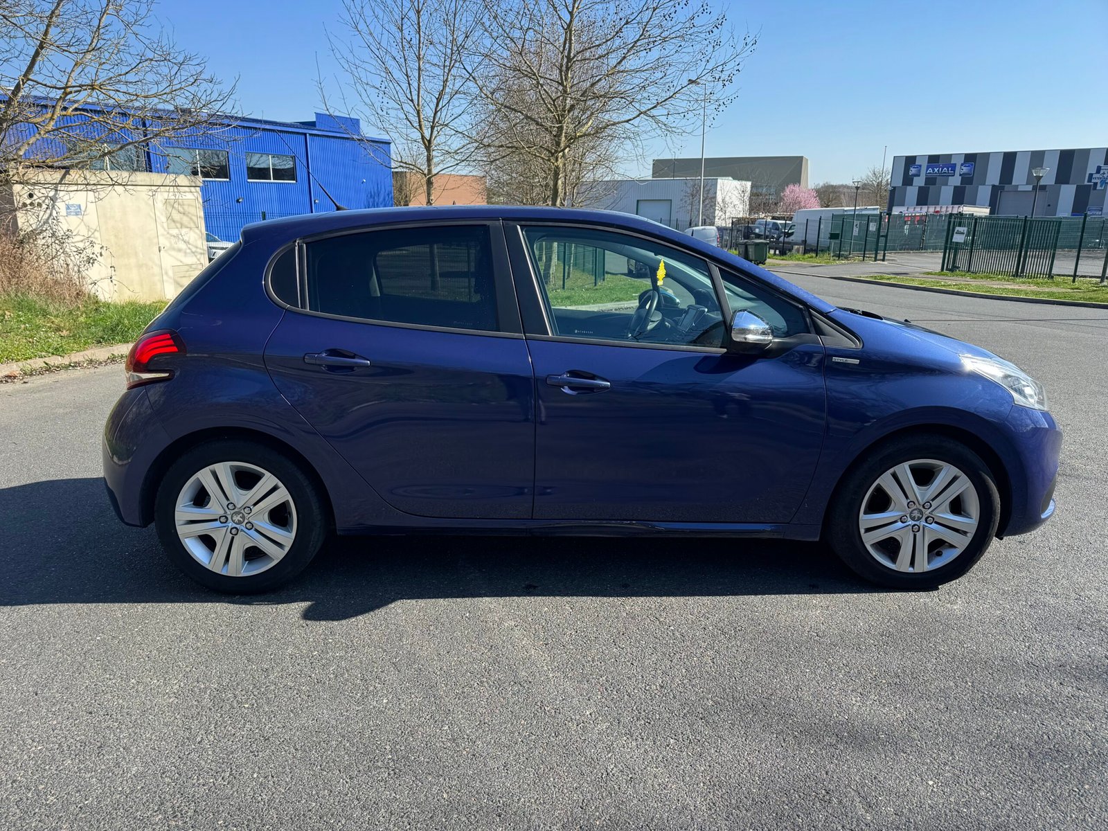 Peugeot 208 I Phase 2 1.2 VTi 82CH « STYLE »