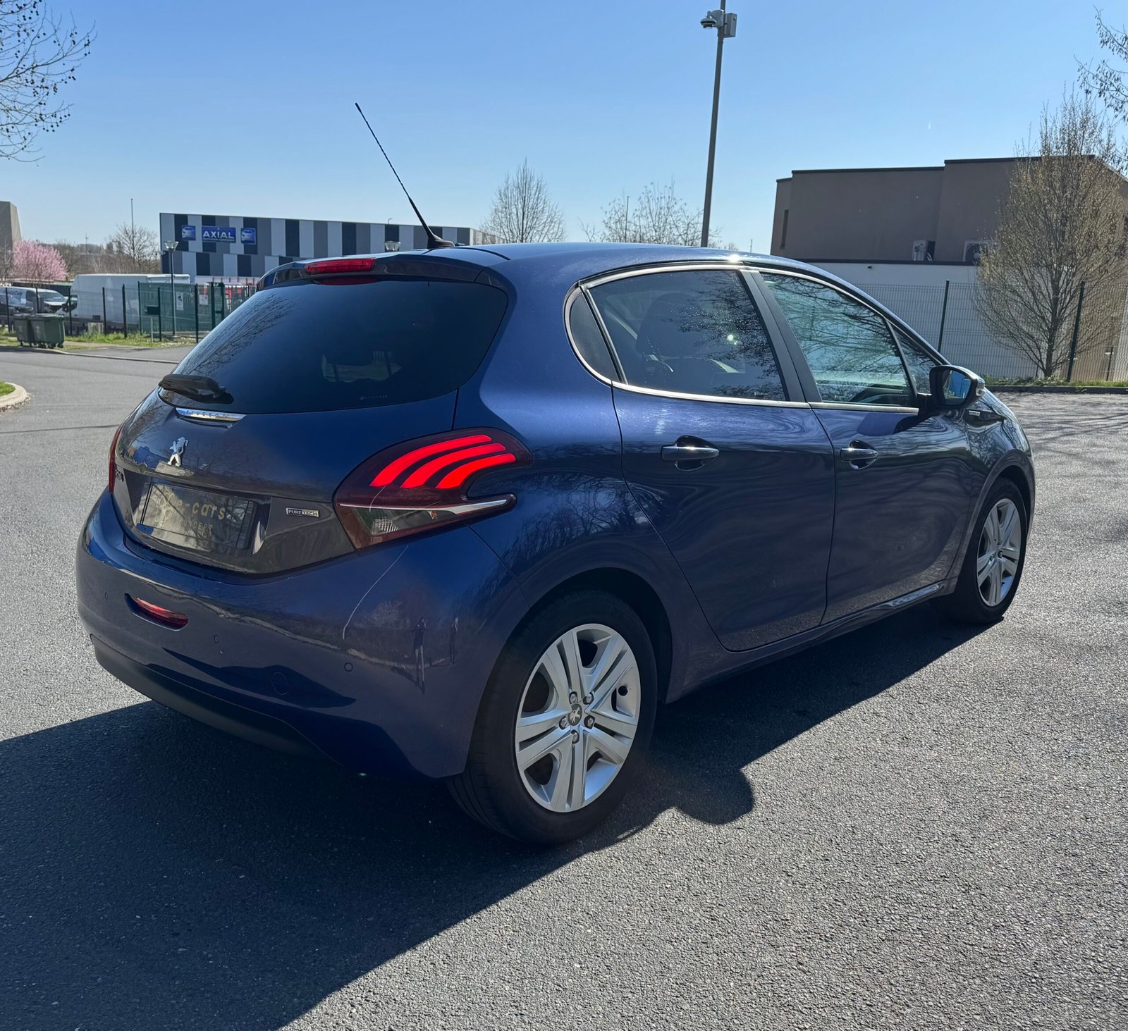 Peugeot 208 I Phase 2 1.2 VTi 82CH « STYLE »