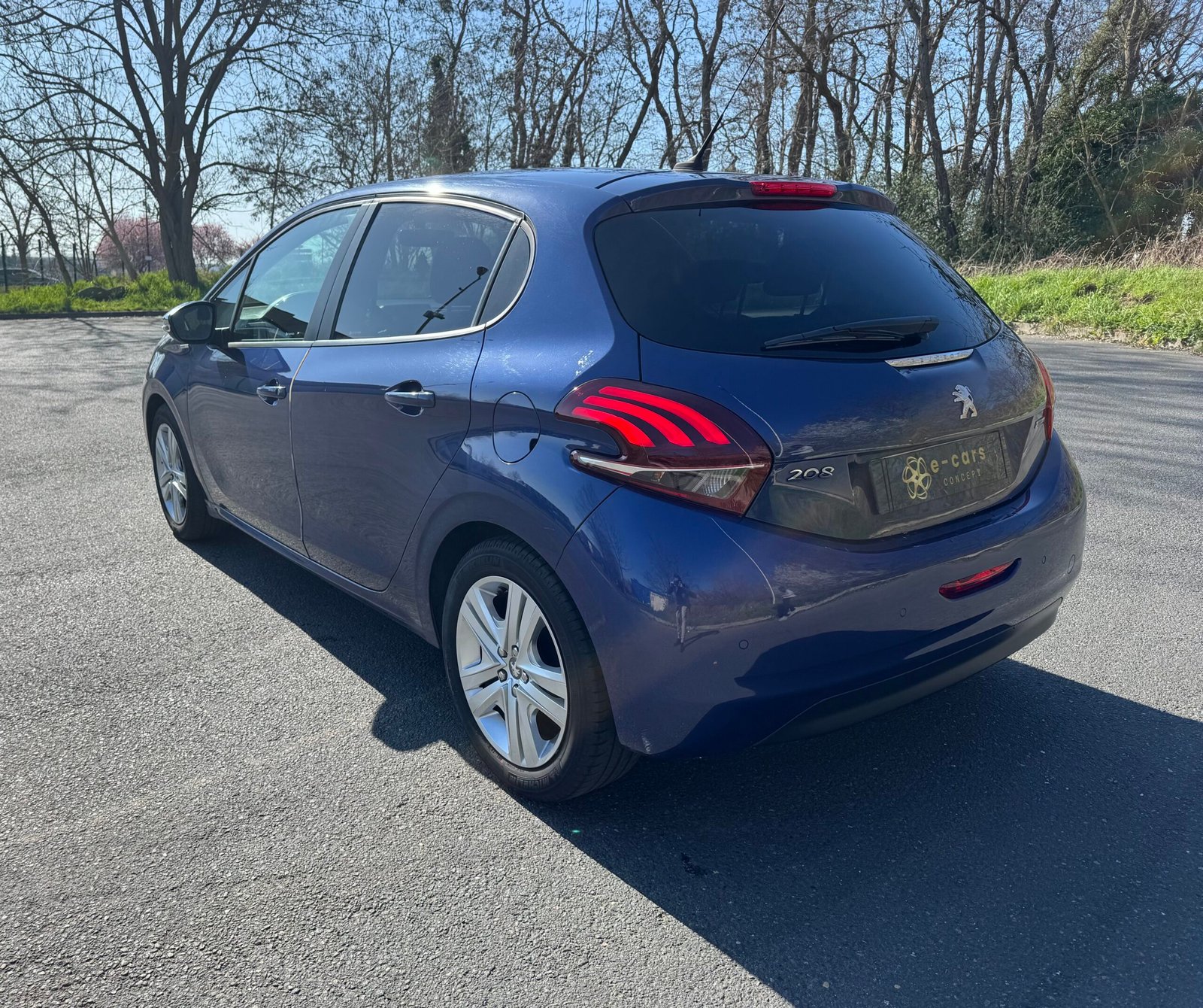 Peugeot 208 I Phase 2 1.2 VTi 82CH « STYLE »