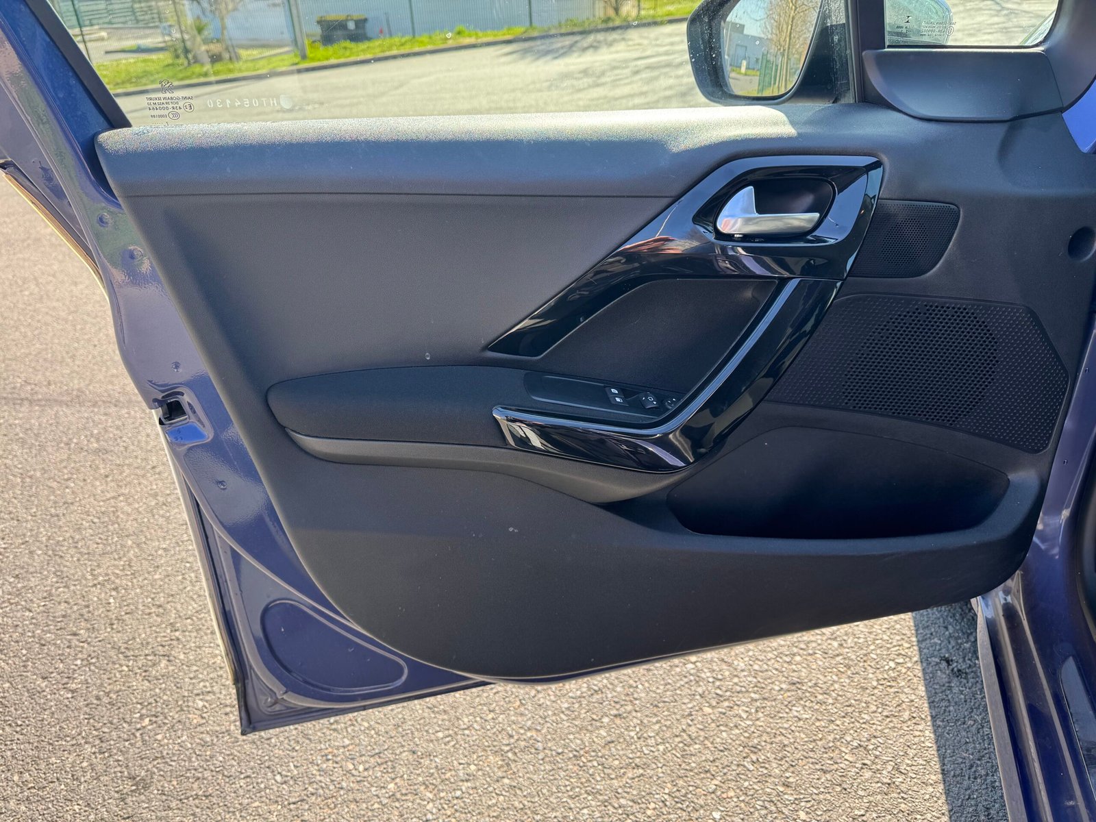 Peugeot 208 I Phase 2 1.2 VTi 82CH « STYLE »