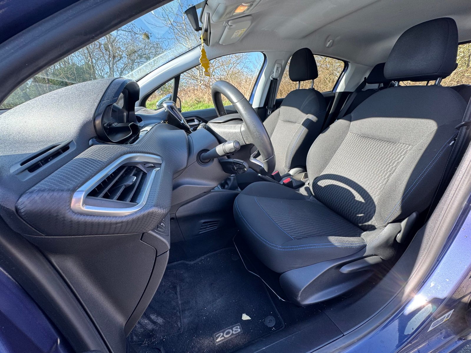 Peugeot 208 I Phase 2 1.2 VTi 82CH « STYLE »