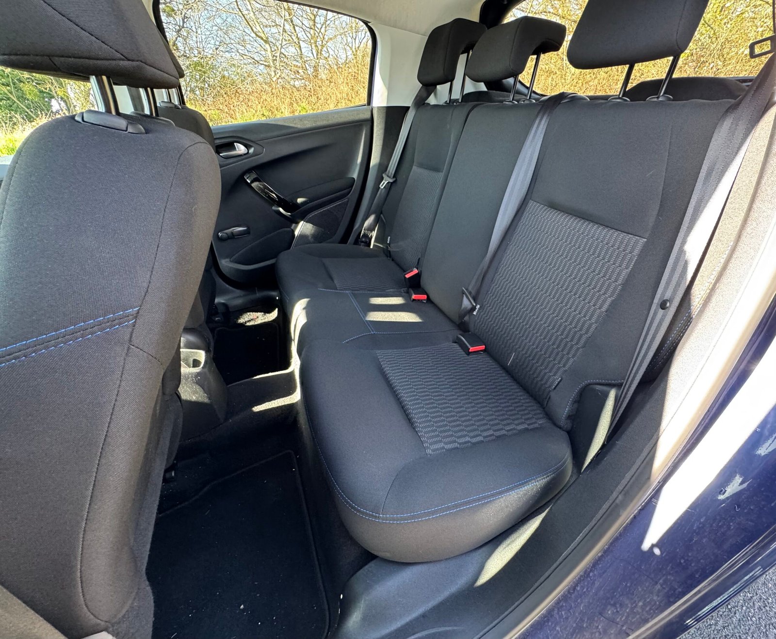 Peugeot 208 I Phase 2 1.2 VTi 82CH « STYLE »