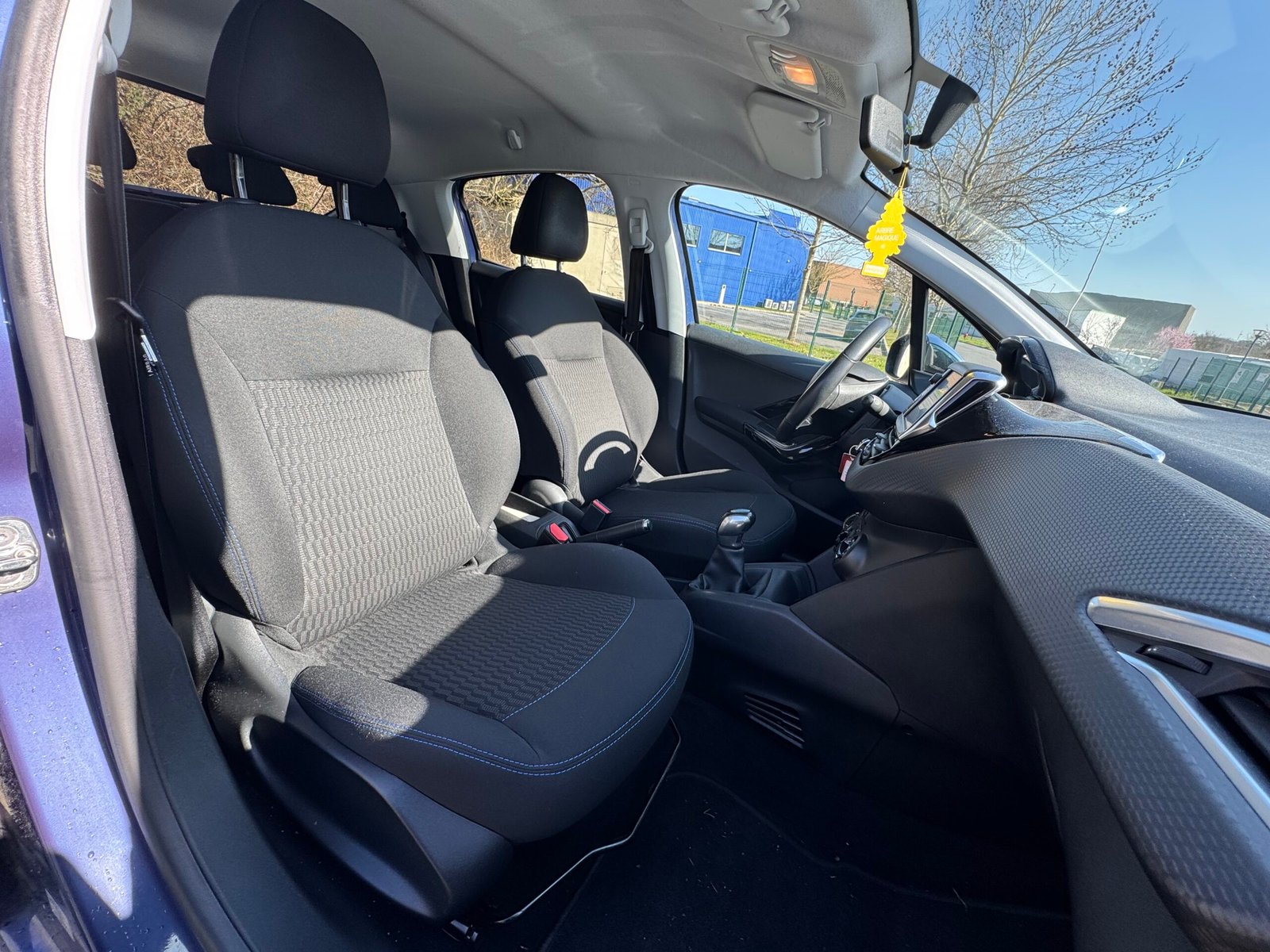 Peugeot 208 I Phase 2 1.2 VTi 82CH « STYLE »