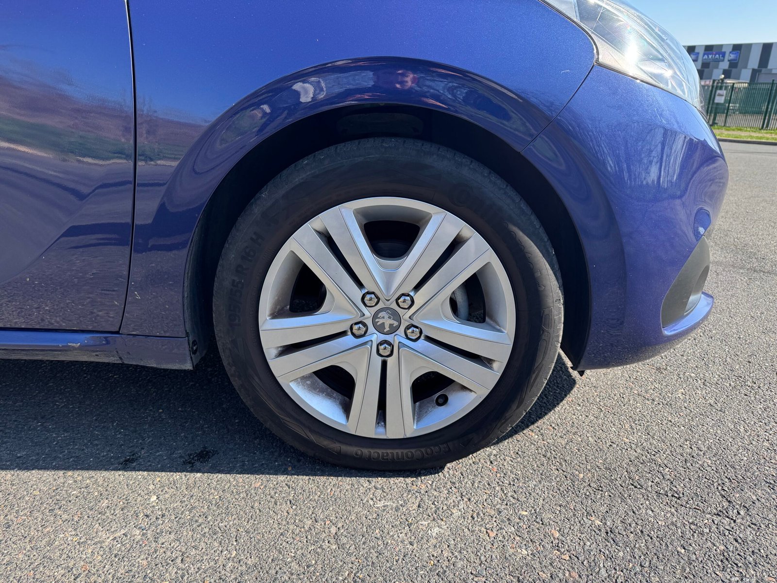 Peugeot 208 I Phase 2 1.2 VTi 82CH « STYLE »