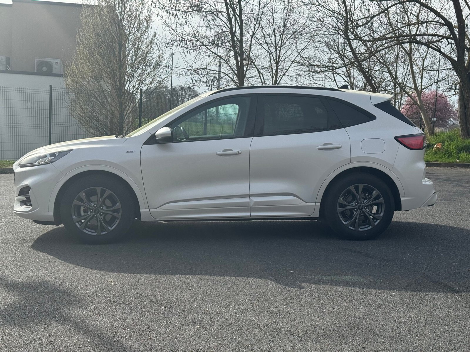 FORD Kuga III 2.5 Duratec 190 Hybrid 4×2 CVT 152CH