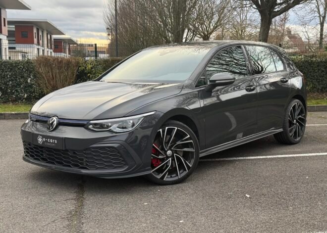 VOLKSWAGEN Golf VIII GTE Hatchback 1.4 TSi 16V 245 Plug in Hybrid DSG6 150 cv Boîte auto
