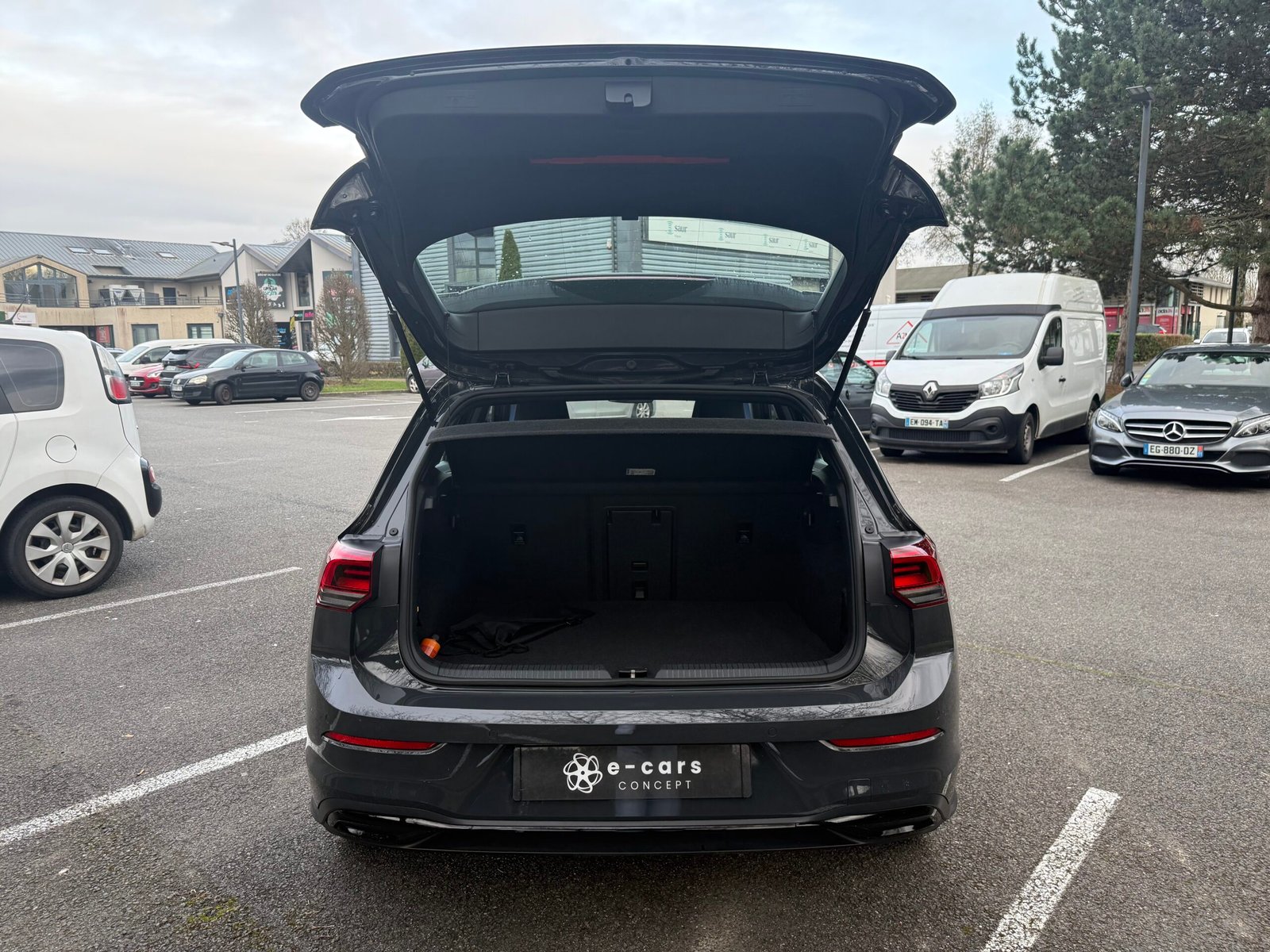 VOLKSWAGEN Golf VIII GTE Hatchback 1.4 TSi 16V 245 Plug in Hybrid DSG6 150 cv Boîte auto