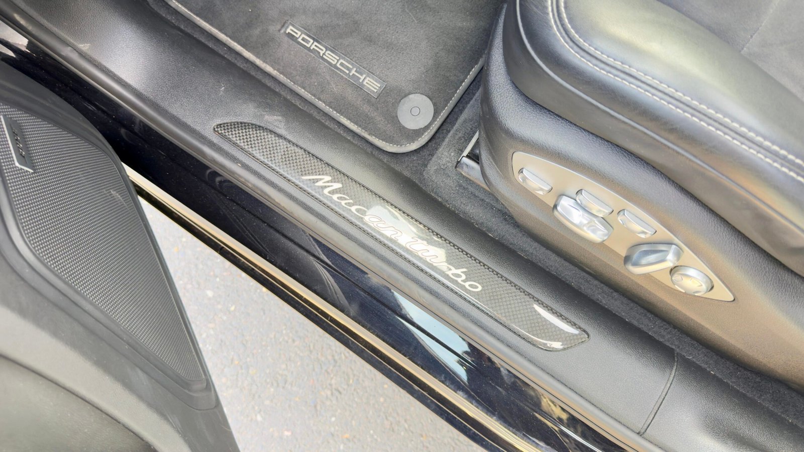 Porsche Macan turbo pack performance 442 cv