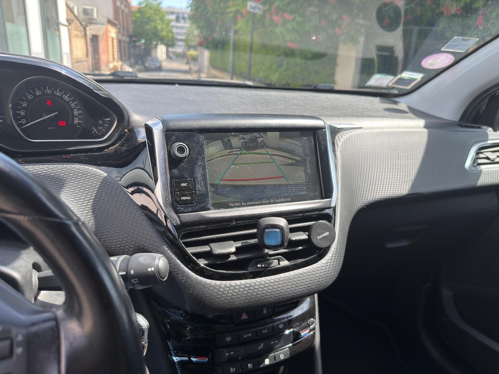 Peugeot 208 phase 2 puretech 1.2 VTI  finition Allure 82 cv