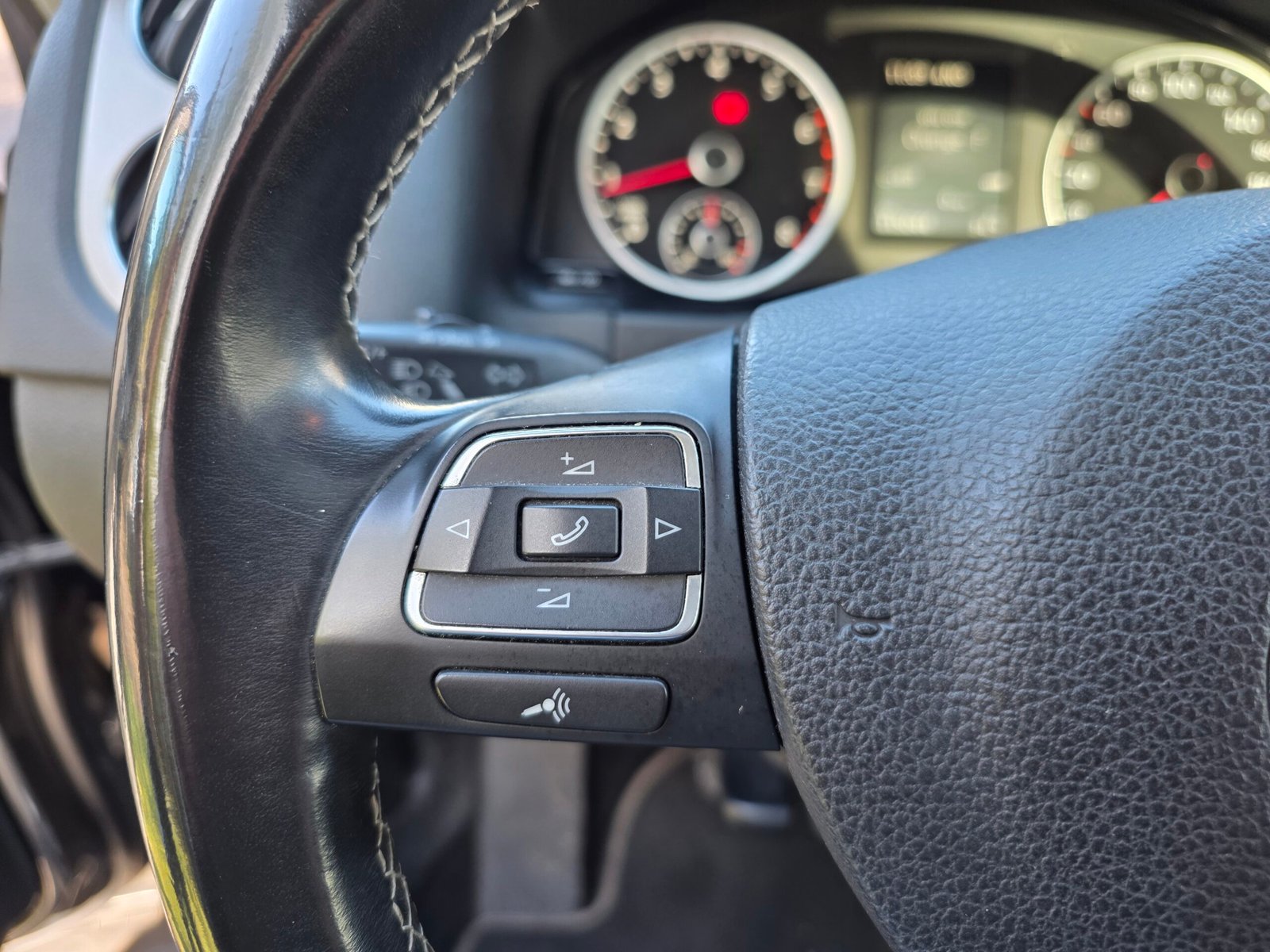 VOLKSWAGEN TIGUAN – 1.4 TSI 122ch BVM6 Série Spéciale CUP