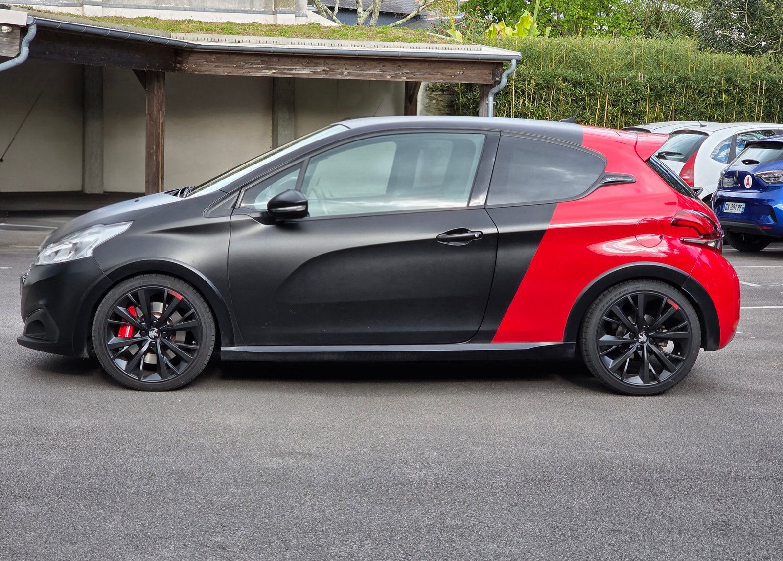 PEUGEOT 208 GTi by PEUGEOT SPORT – 1.6 THP 208ch BVM6