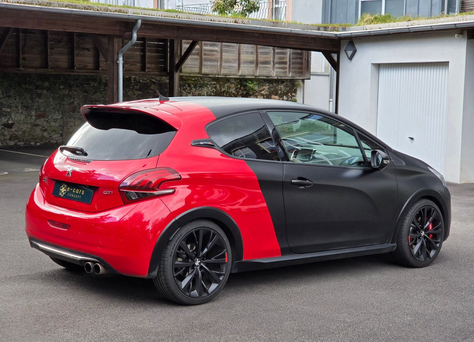 PEUGEOT 208 GTi by PEUGEOT SPORT – 1.6 THP 208ch BVM6