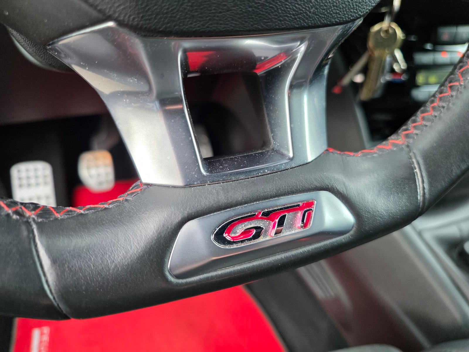PEUGEOT 208 GTi by PEUGEOT SPORT – 1.6 THP 208ch BVM6