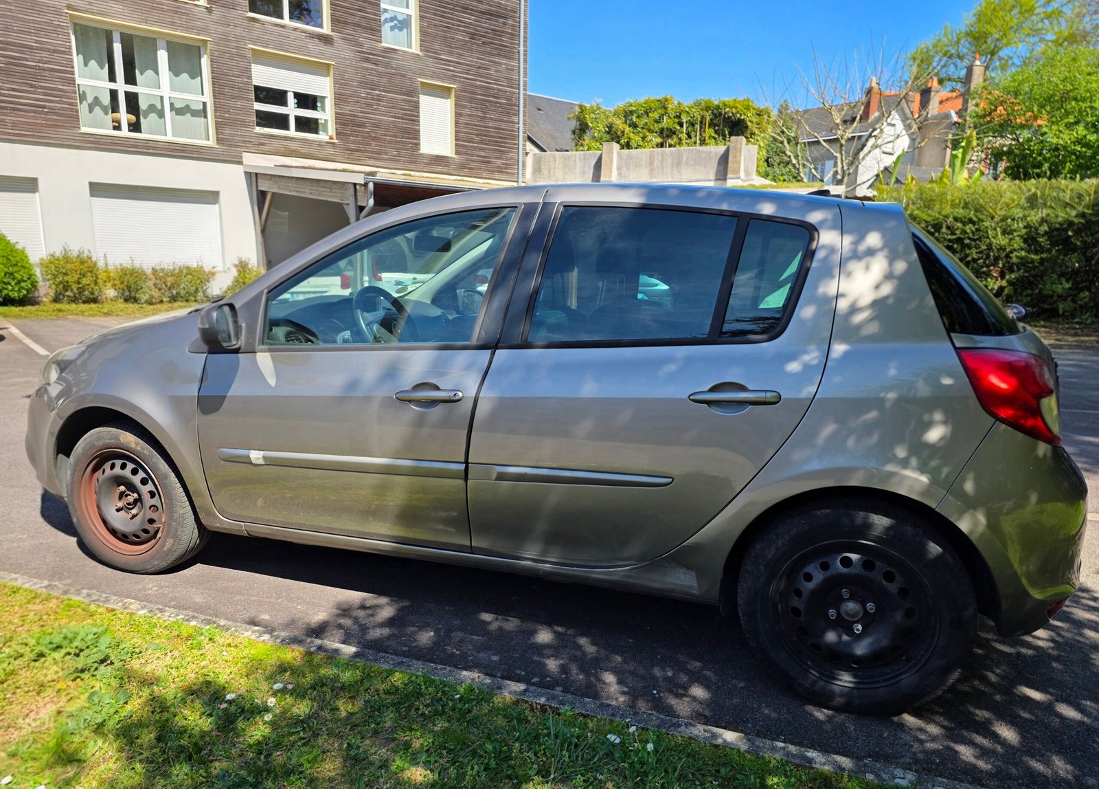 RENAULT CLIO 3 – 1.5 dCi 75ch BVM5