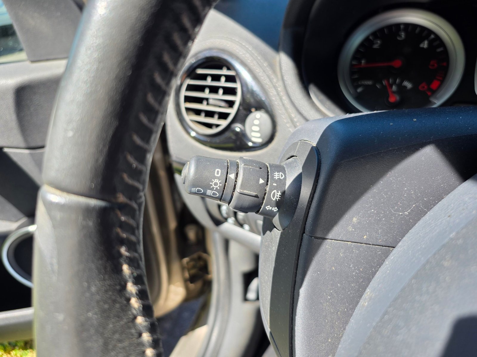 RENAULT CLIO 3 – 1.5 dCi 75ch BVM5