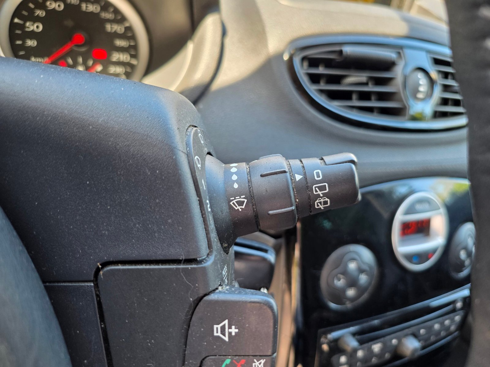 RENAULT CLIO 3 – 1.5 dCi 75ch BVM5