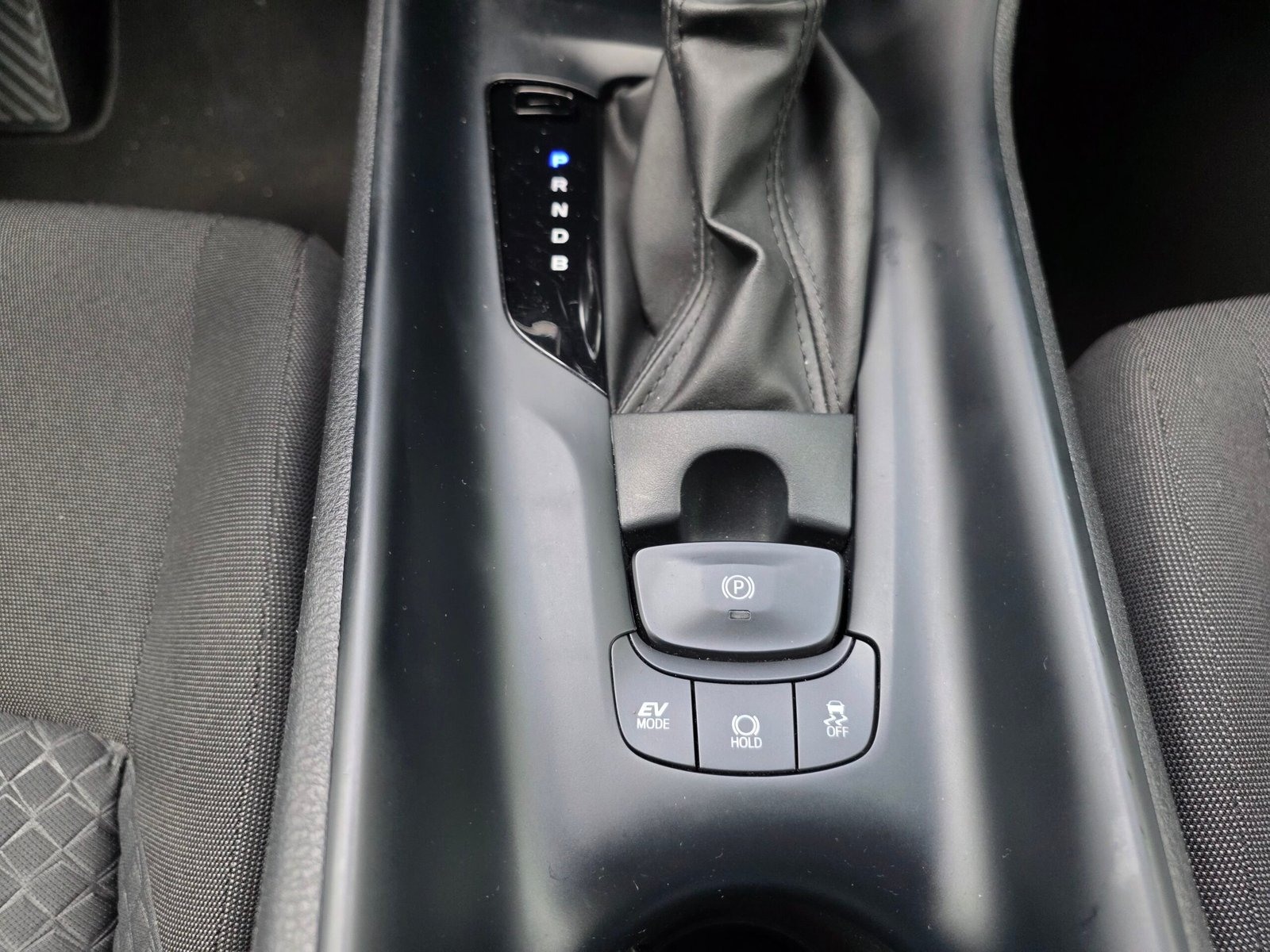 TOYOTA C-HR – 1.8 Hybrid 122ch Dynamic