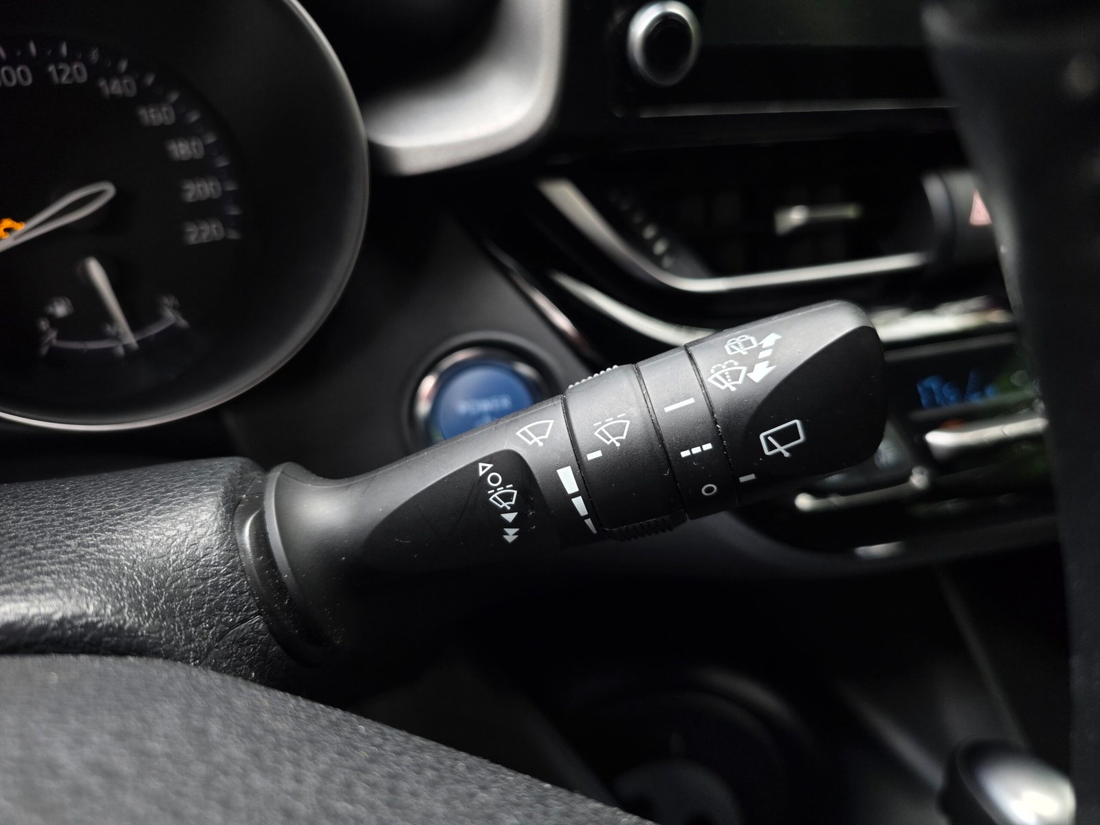 TOYOTA C-HR – 1.8 Hybrid 122ch Dynamic