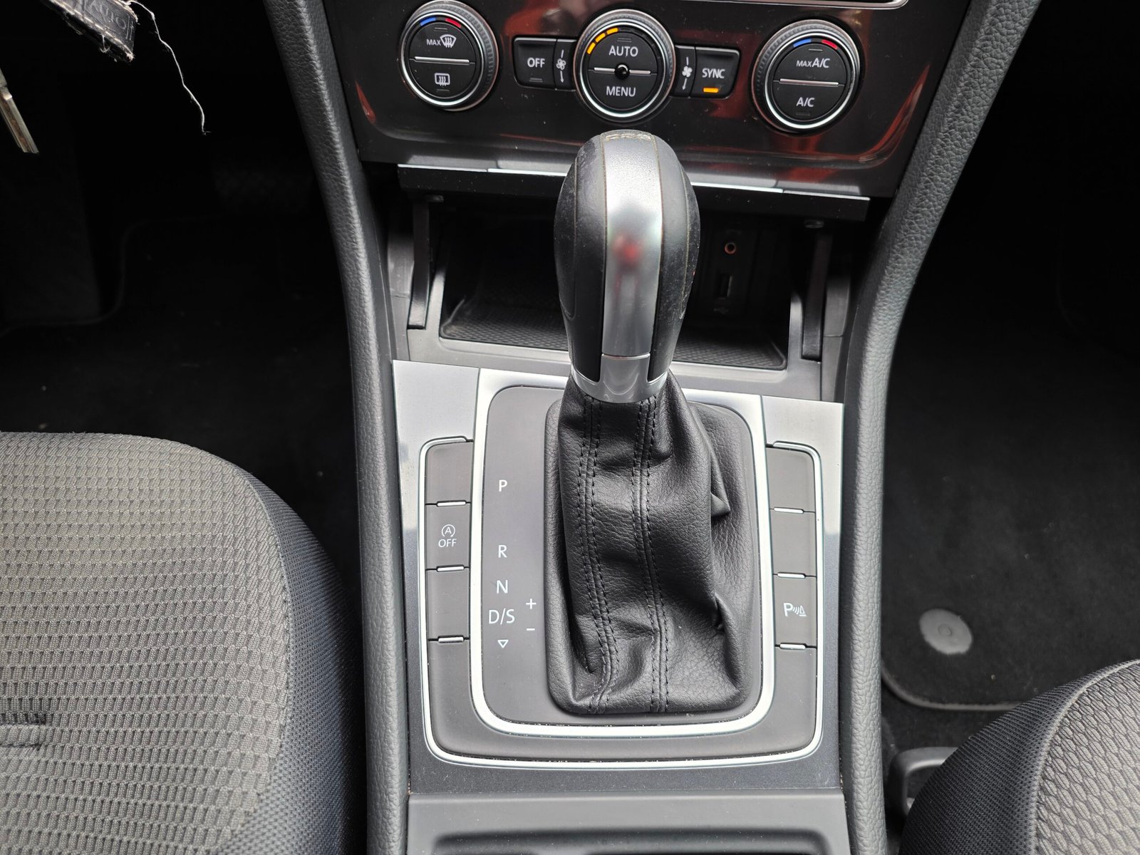 VOLKSWAGEN GOLF VII SW FIRST EDITION – 1.4 TSI 125ch DSG7