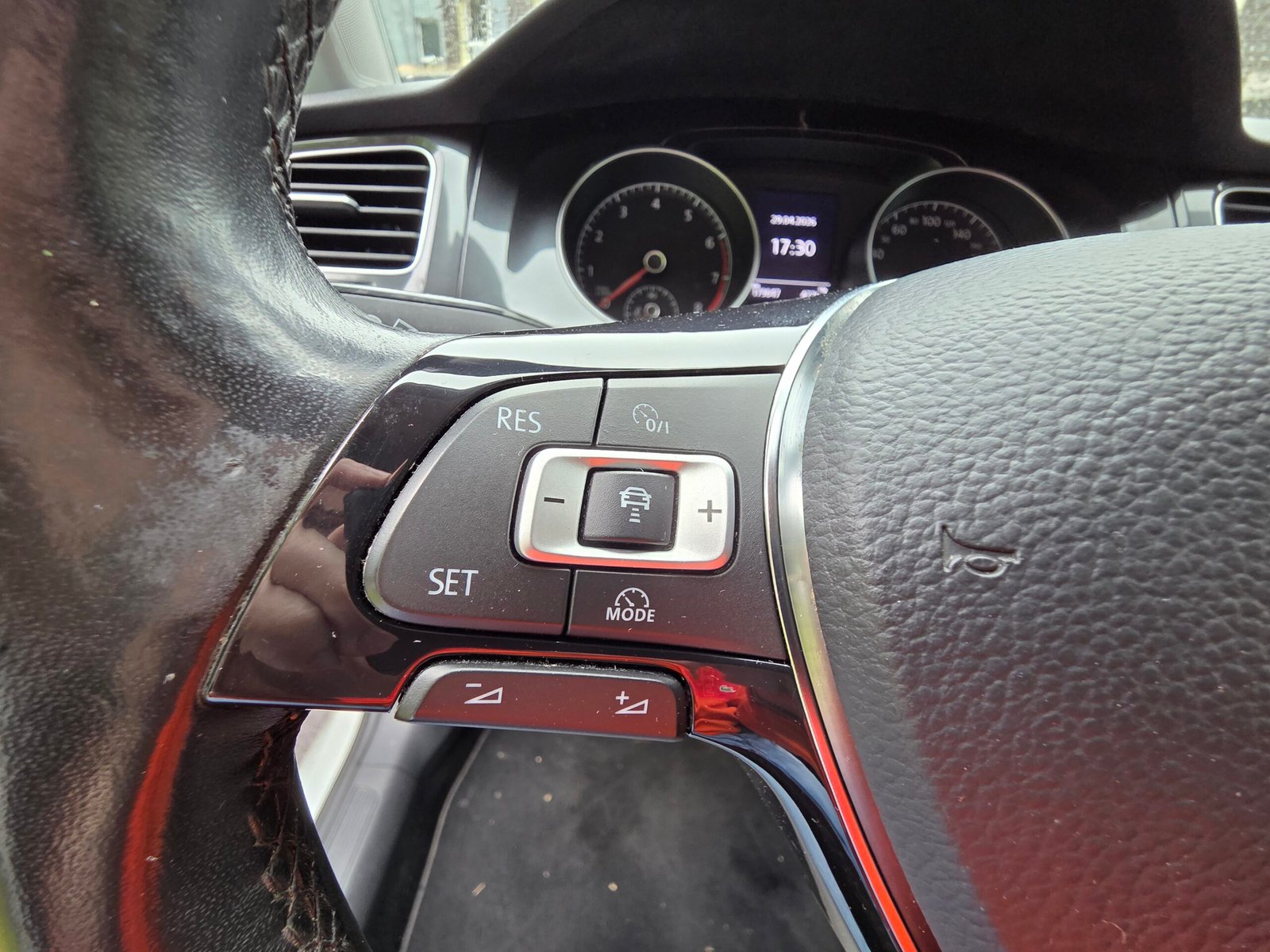 VOLKSWAGEN GOLF VII SW FIRST EDITION – 1.4 TSI 125ch DSG7