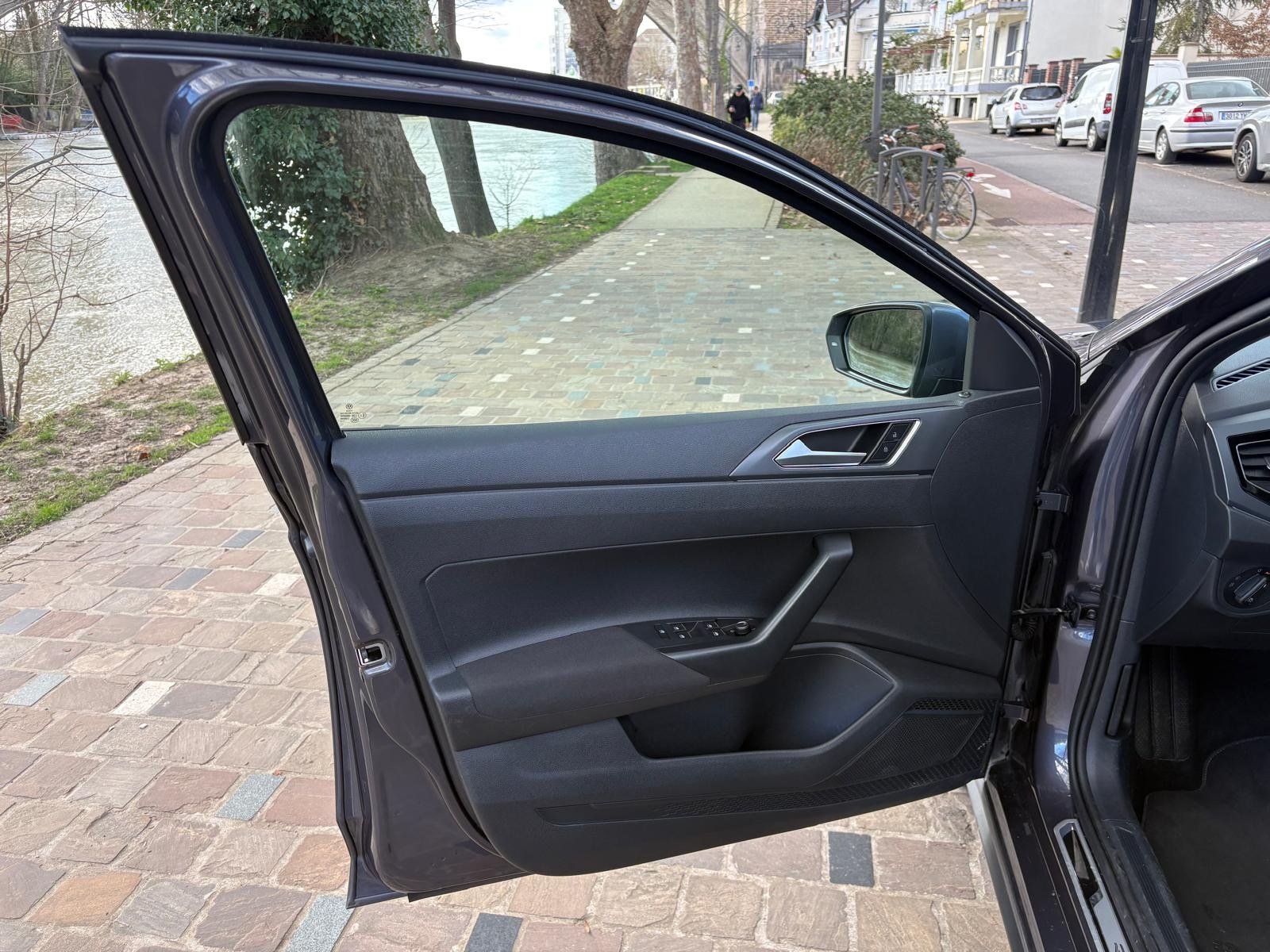 VOLKSWAGEN Polo VI “R-Line” 1.0 TSI 110ch