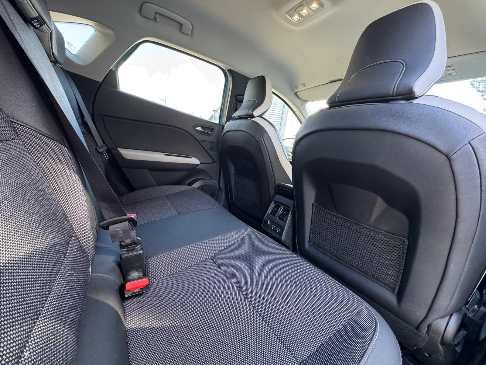 RENAULT Captur II E-TECH 1.6 158 Plug in Hybrid S&S Boîte auto INTENS