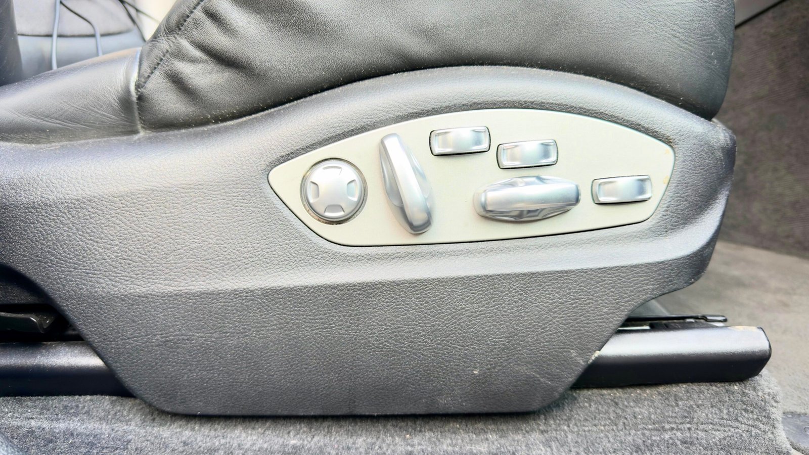 Porsche Macan turbo pack performance 442 cv