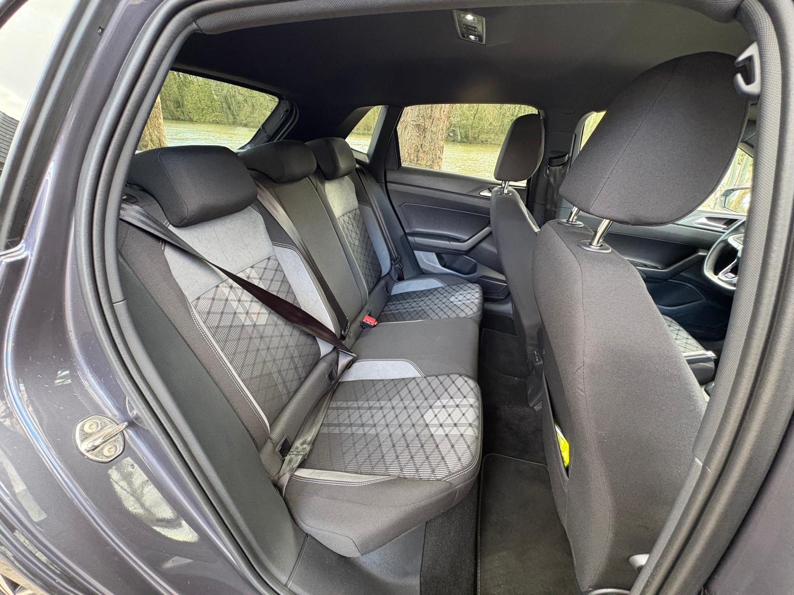 VOLKSWAGEN Polo VI “R-Line” 1.0 TSI 110ch