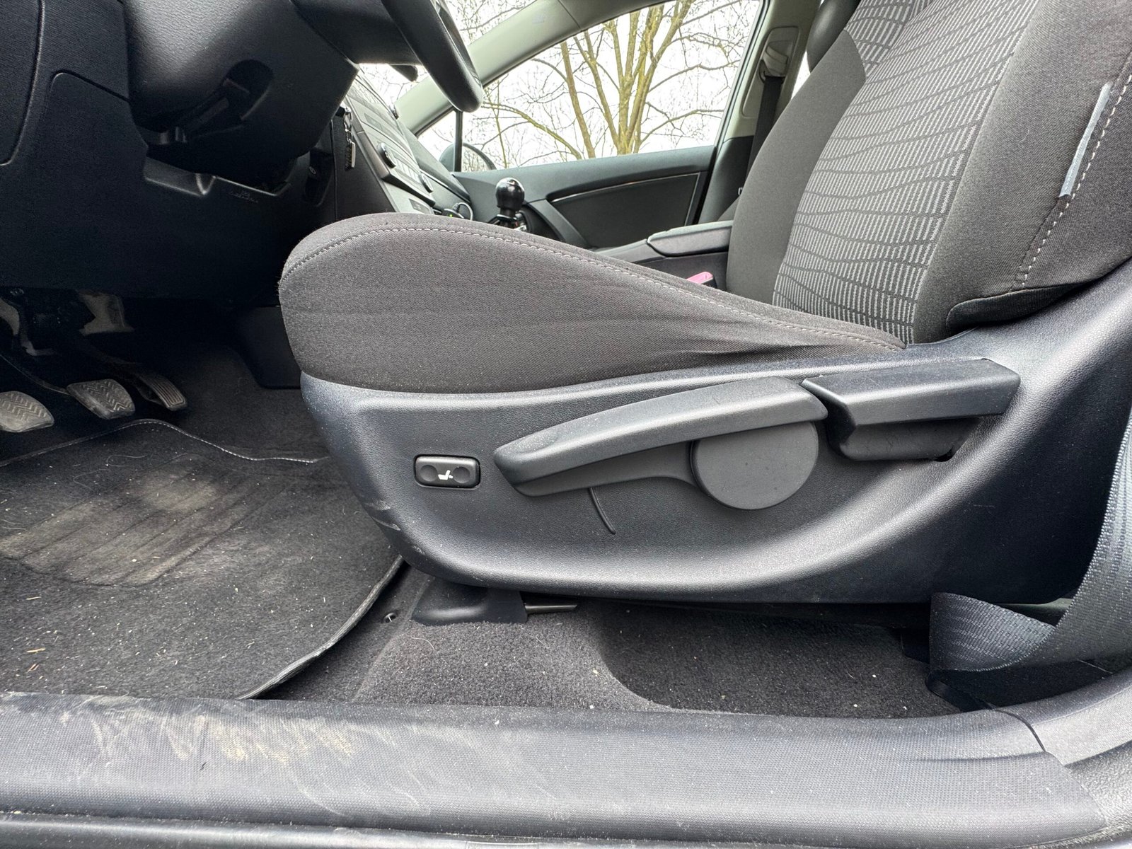 TOYOTA Avensis 1.8 VVT-i 147 ch « Dynamic »