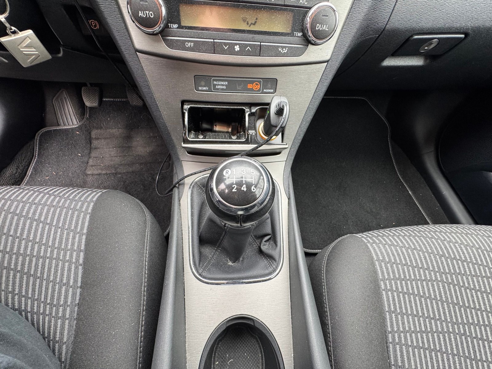 TOYOTA Avensis 1.8 VVT-i 147 ch « Dynamic »