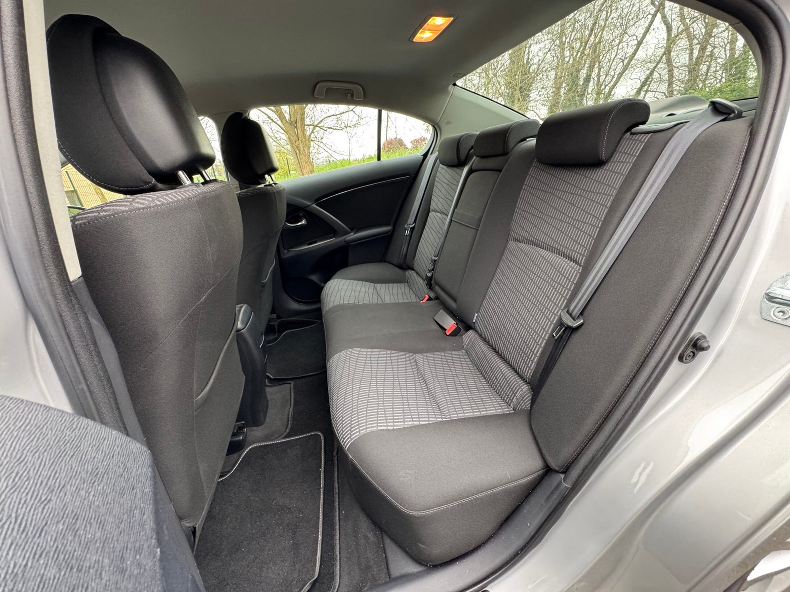 TOYOTA Avensis 1.8 VVT-i 147 ch « Dynamic »