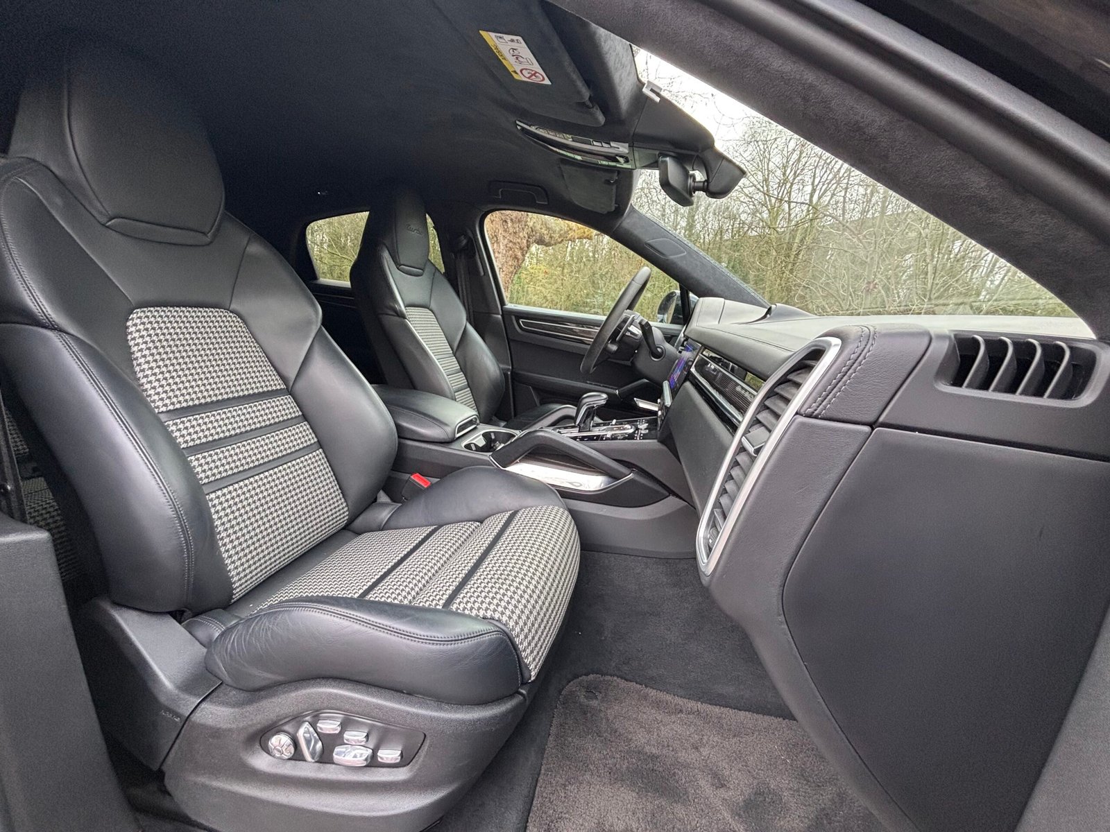 PORSCHE Cayenne Turbo 4.0 V8 550ch “Platinium”