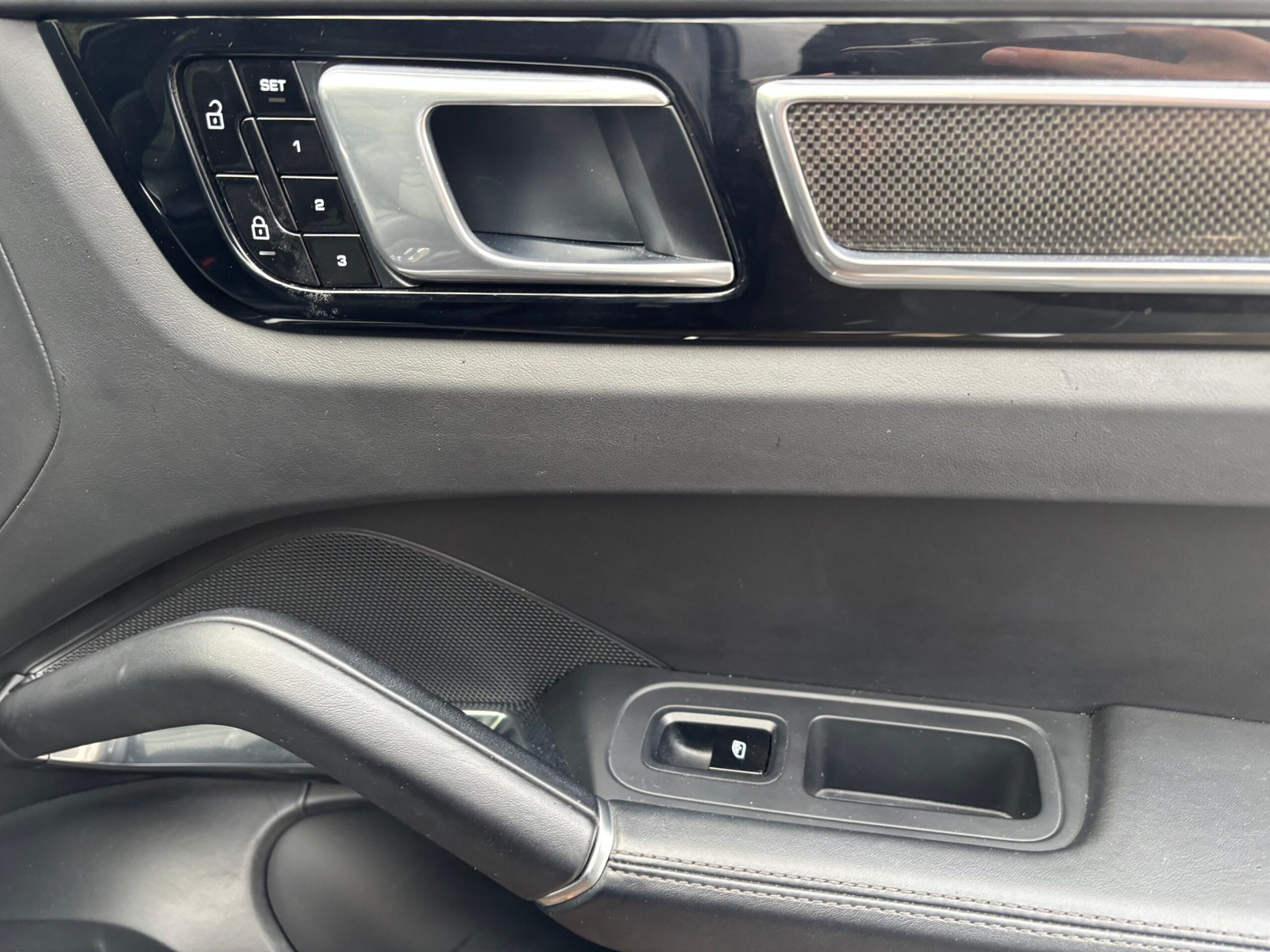 PORSCHE Cayenne Turbo 4.0 V8 550ch “Platinium”